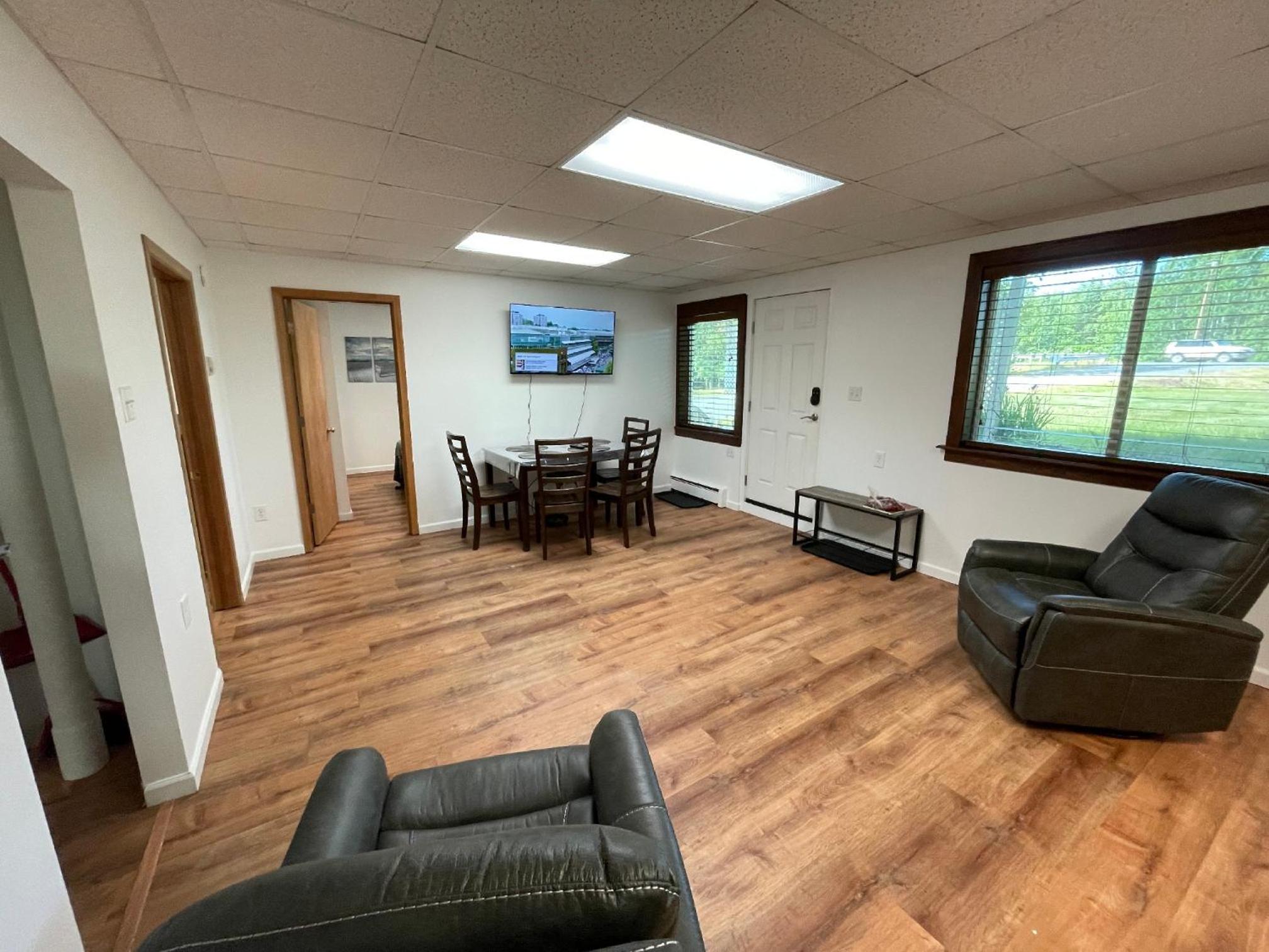 Peaceful Acres Triplex One - Lighthouse Inn - Soldotna, Alaska view 4