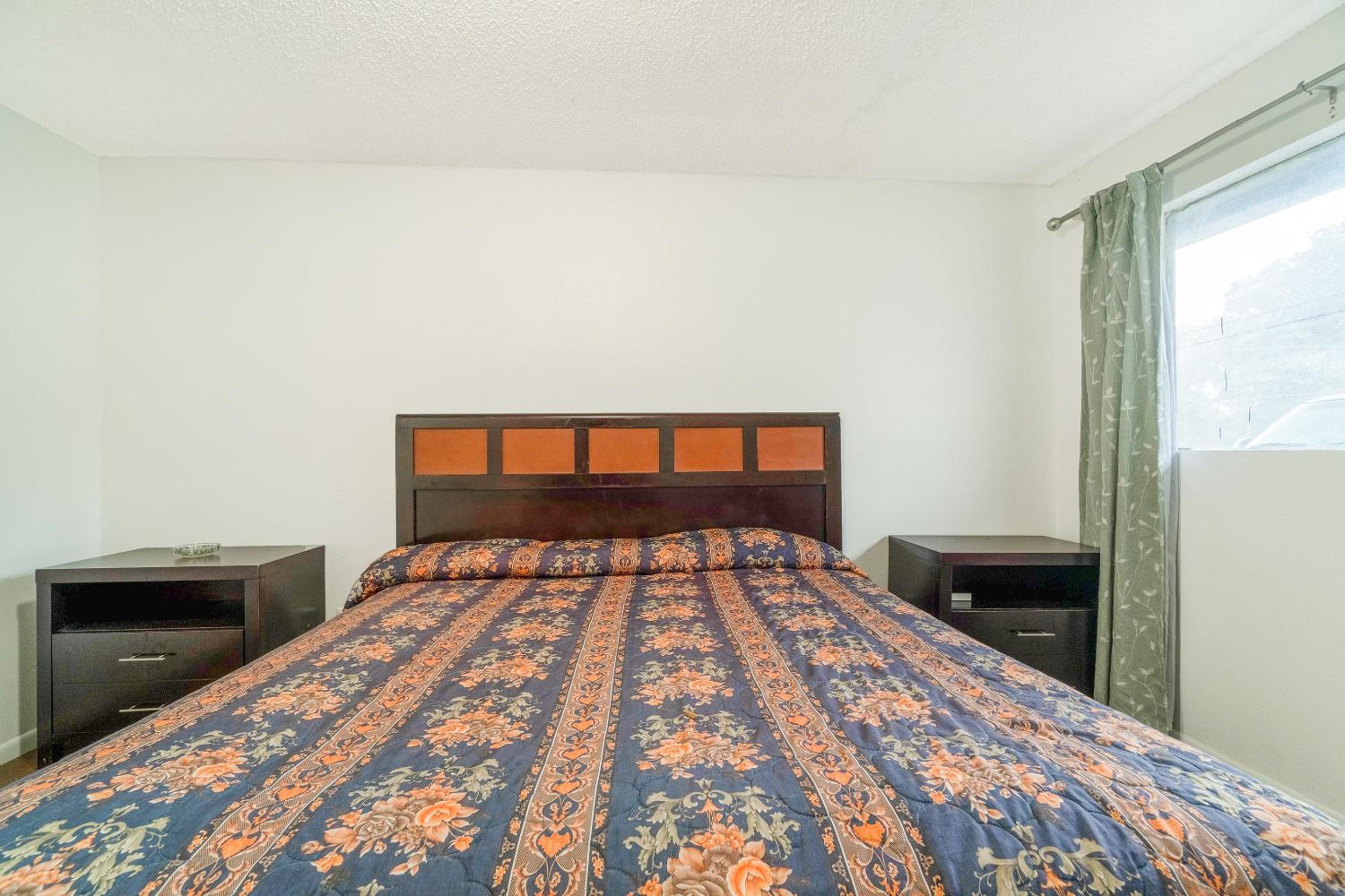 Palestine Vacations - Budget Inn By OYO Palestine TX Hwy 79 - Property Image 35