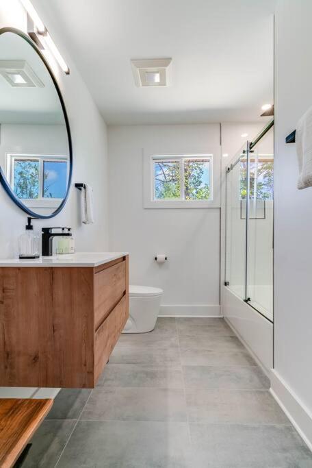 New Paltz Modern Zen Cabin