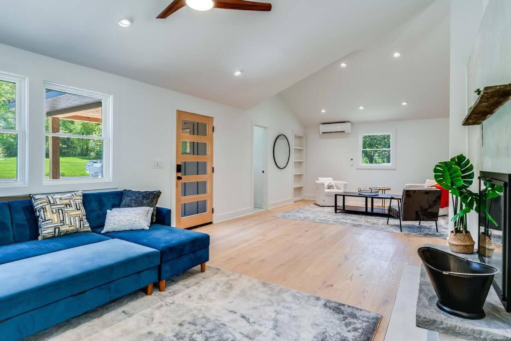 New Paltz Modern Zen Cabin