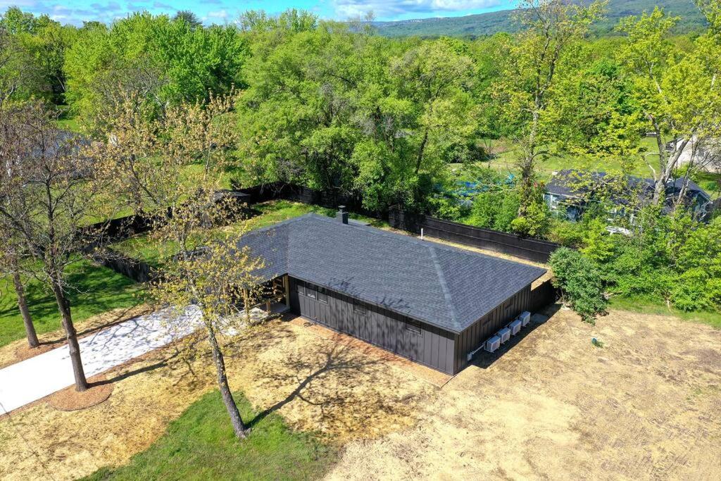 New Paltz Modern Zen Cabin