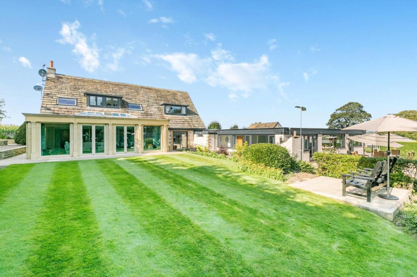 Country Retreat with Grounds & Leisure Facilities view 3