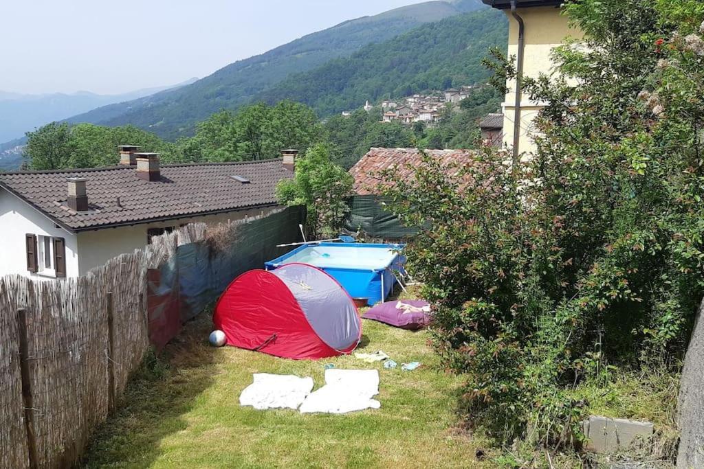 Accogliente casa con giardino e vista