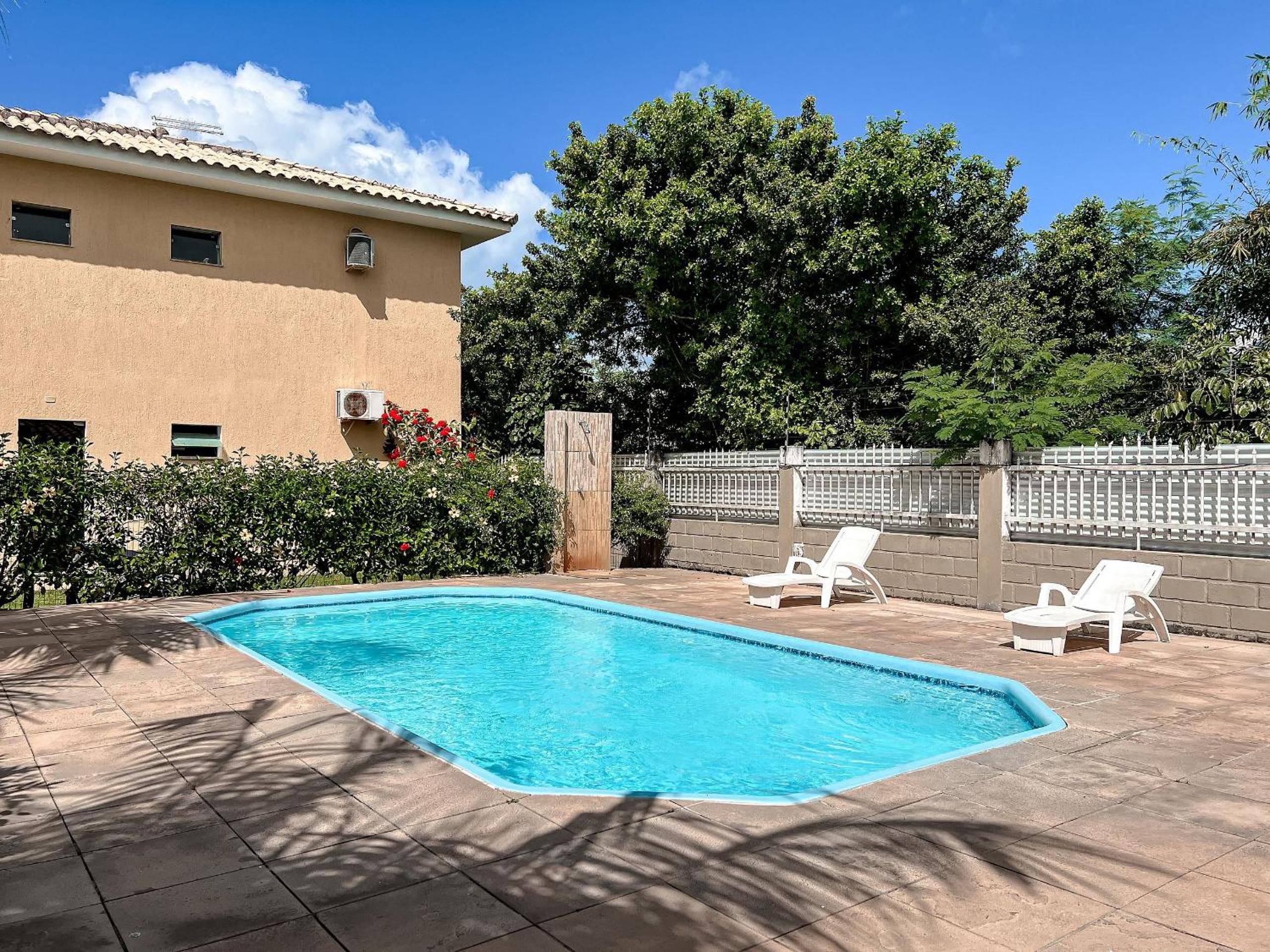 Residencial IL Pevero, condomínio com piscina e área gourmet a uma quadra da Praia de Taperapuã aptos com 2 quartos