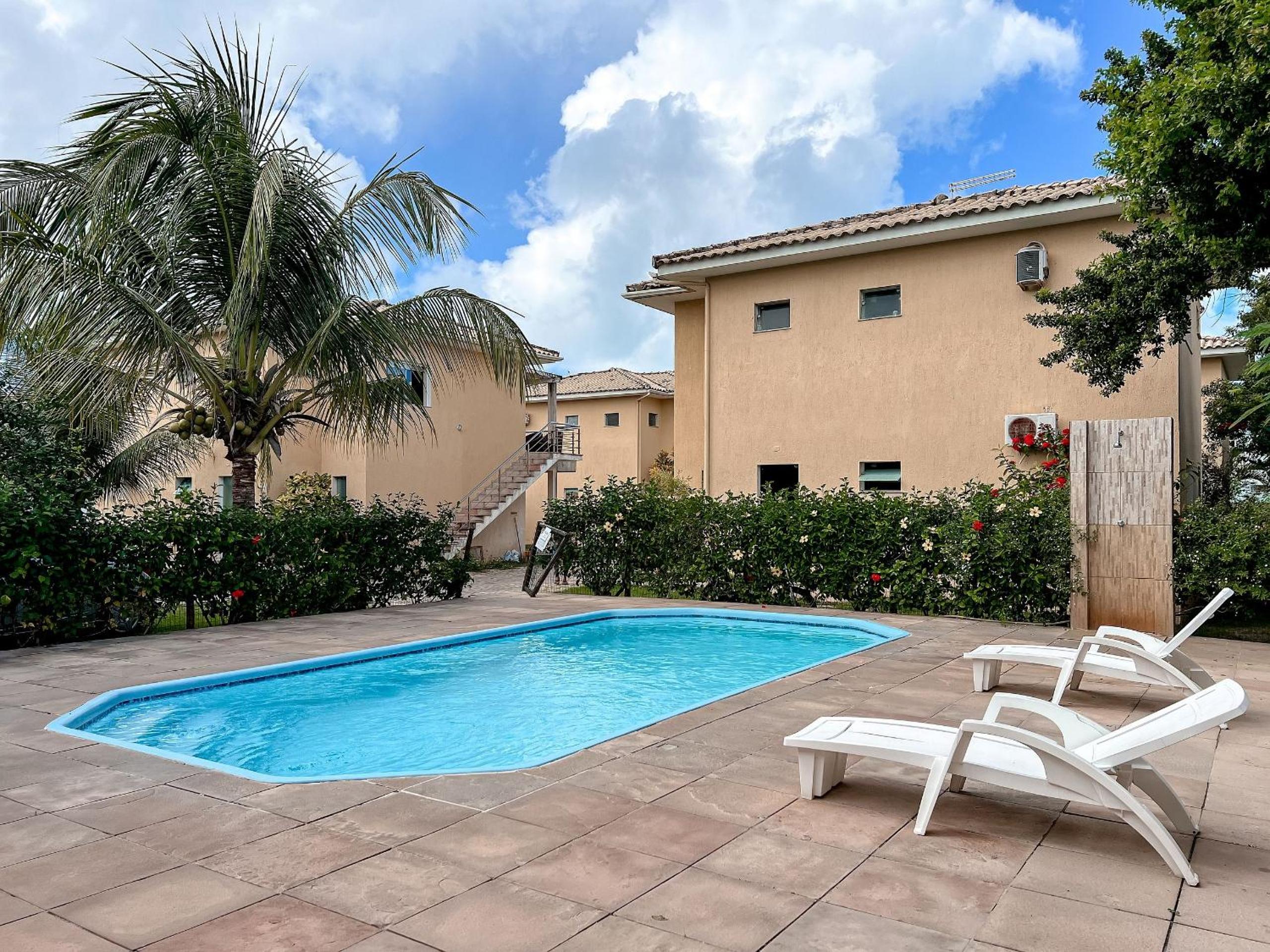 Residencial IL Pevero, condomínio com piscina e área gourmet a uma quadra da Praia de Taperapuã aptos com 2 quartos