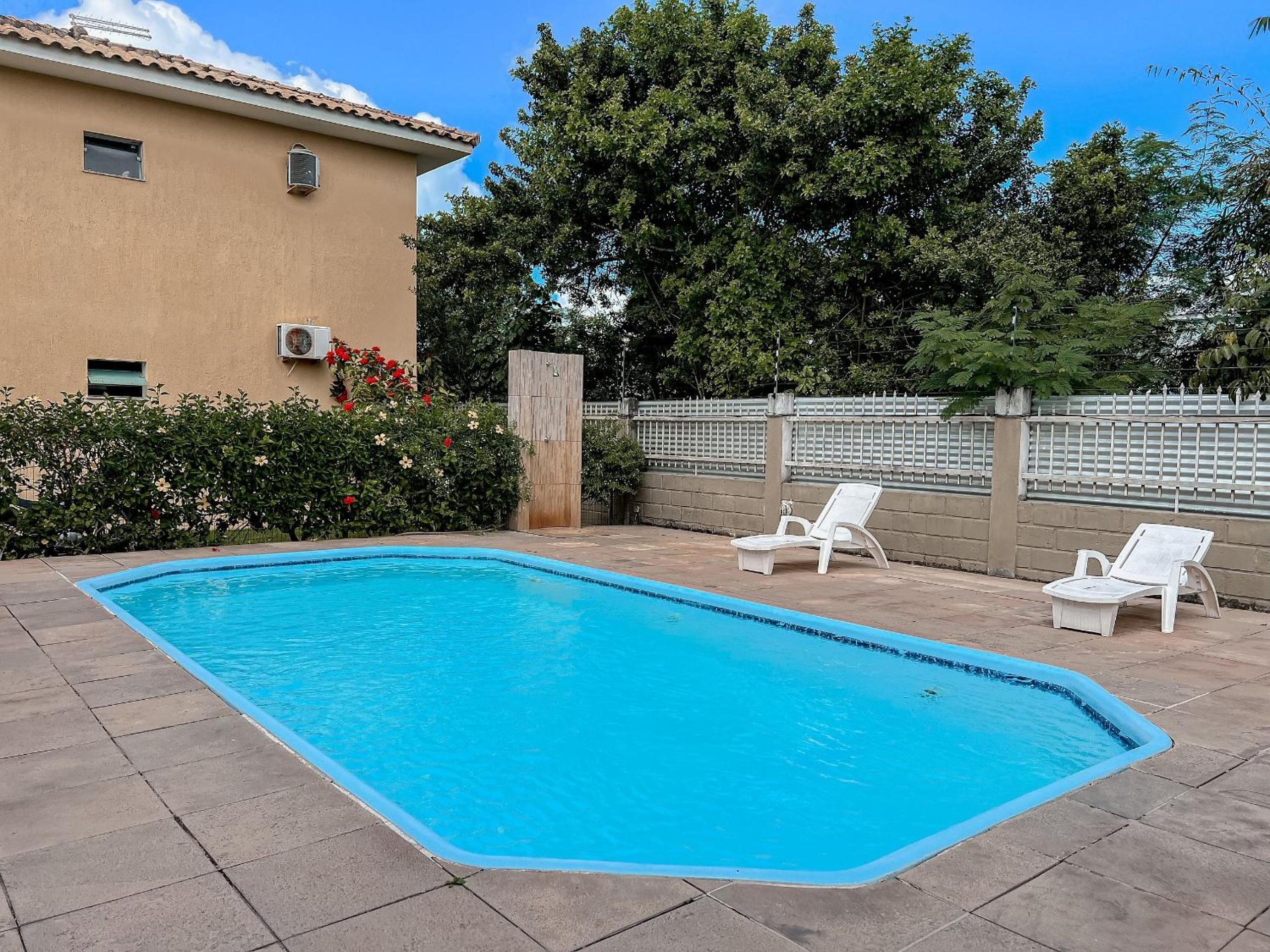 Residencial IL Pevero, condomínio com piscina e área gourmet a uma quadra da Praia de Taperapuã aptos com 2 quartos