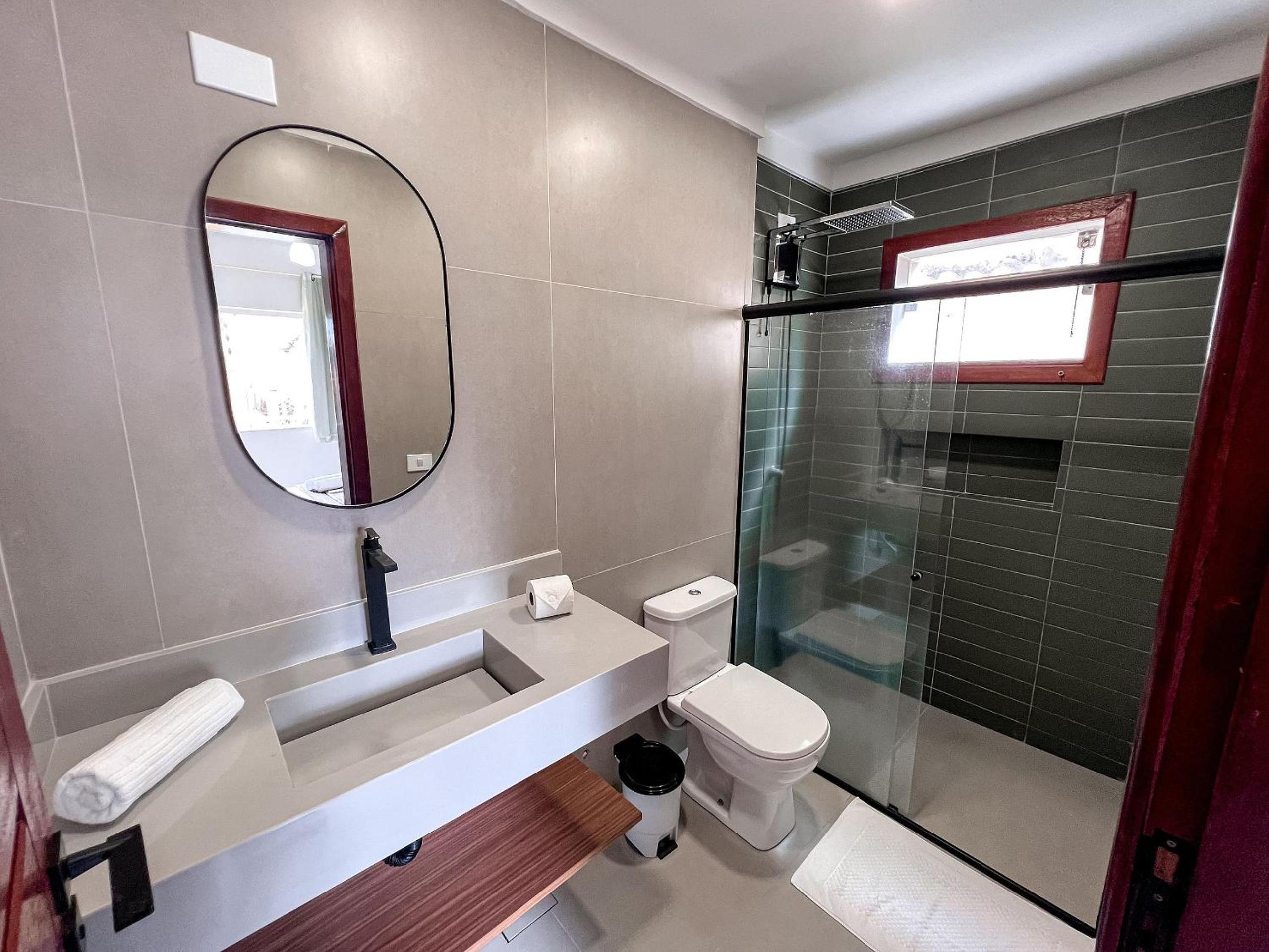 Residencial IL Pevero, condomínio com piscina e área gourmet a uma quadra da Praia de Taperapuã aptos com 2 quartos