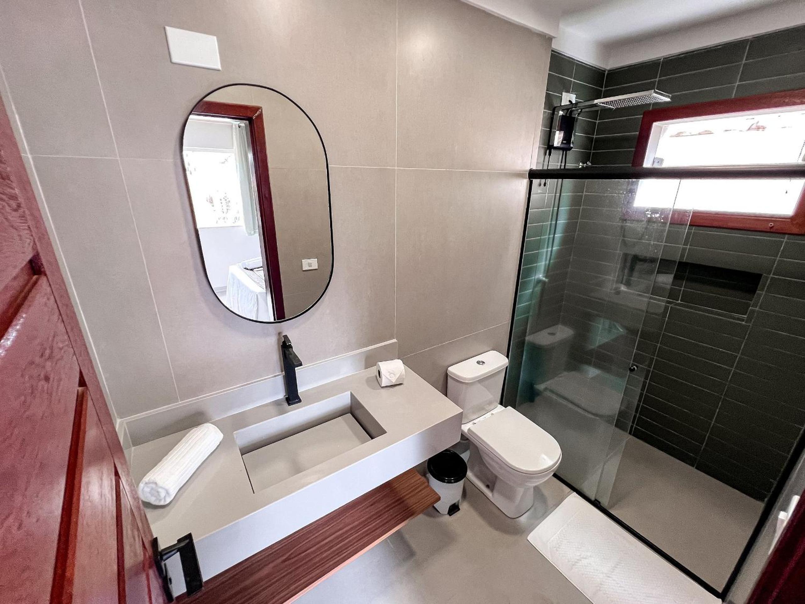Residencial IL Pevero, condomínio com piscina e área gourmet a uma quadra da Praia de Taperapuã aptos com 2 quartos