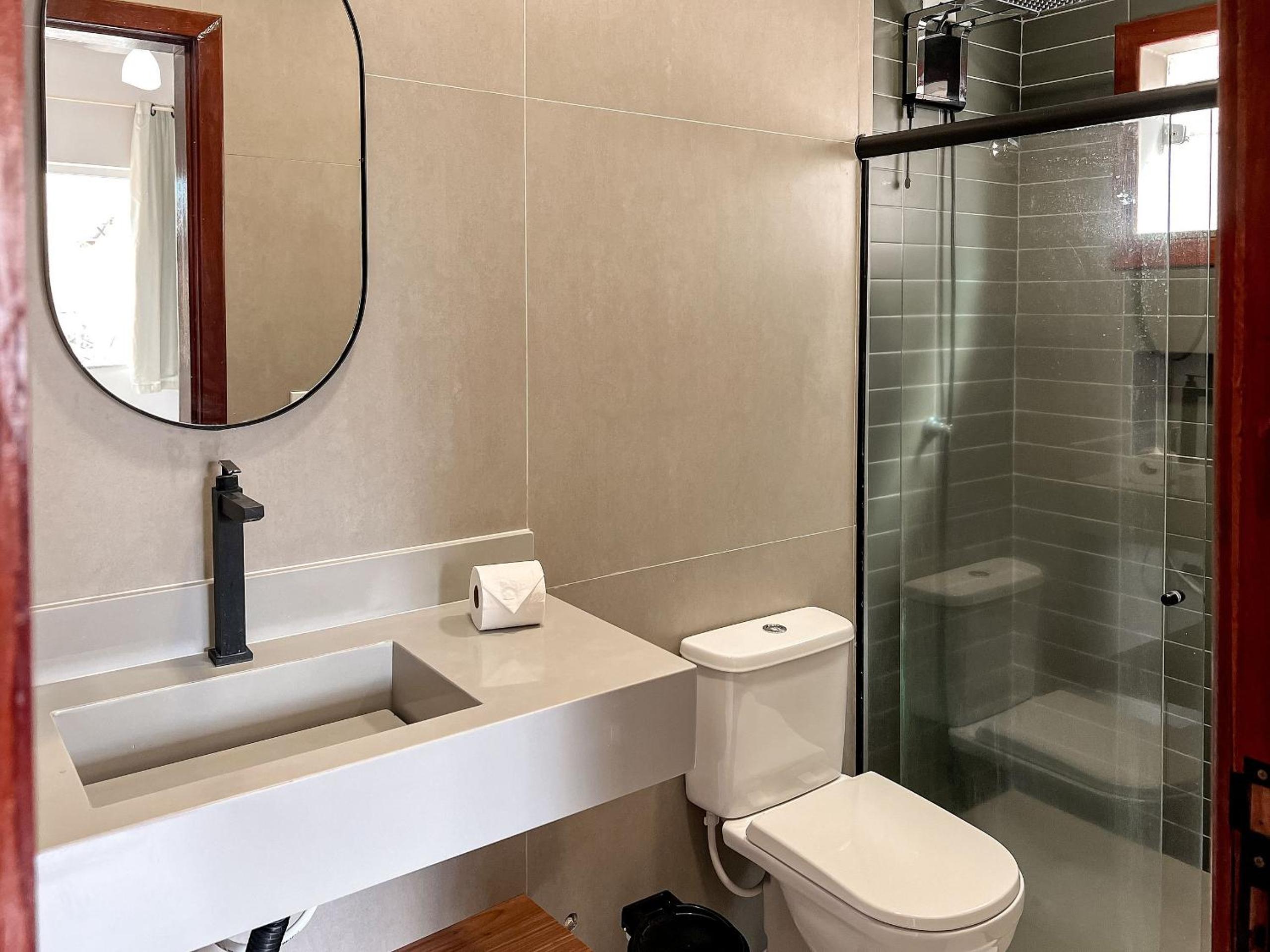 Residencial IL Pevero, condomínio com piscina e área gourmet a uma quadra da Praia de Taperapuã aptos com 2 quartos