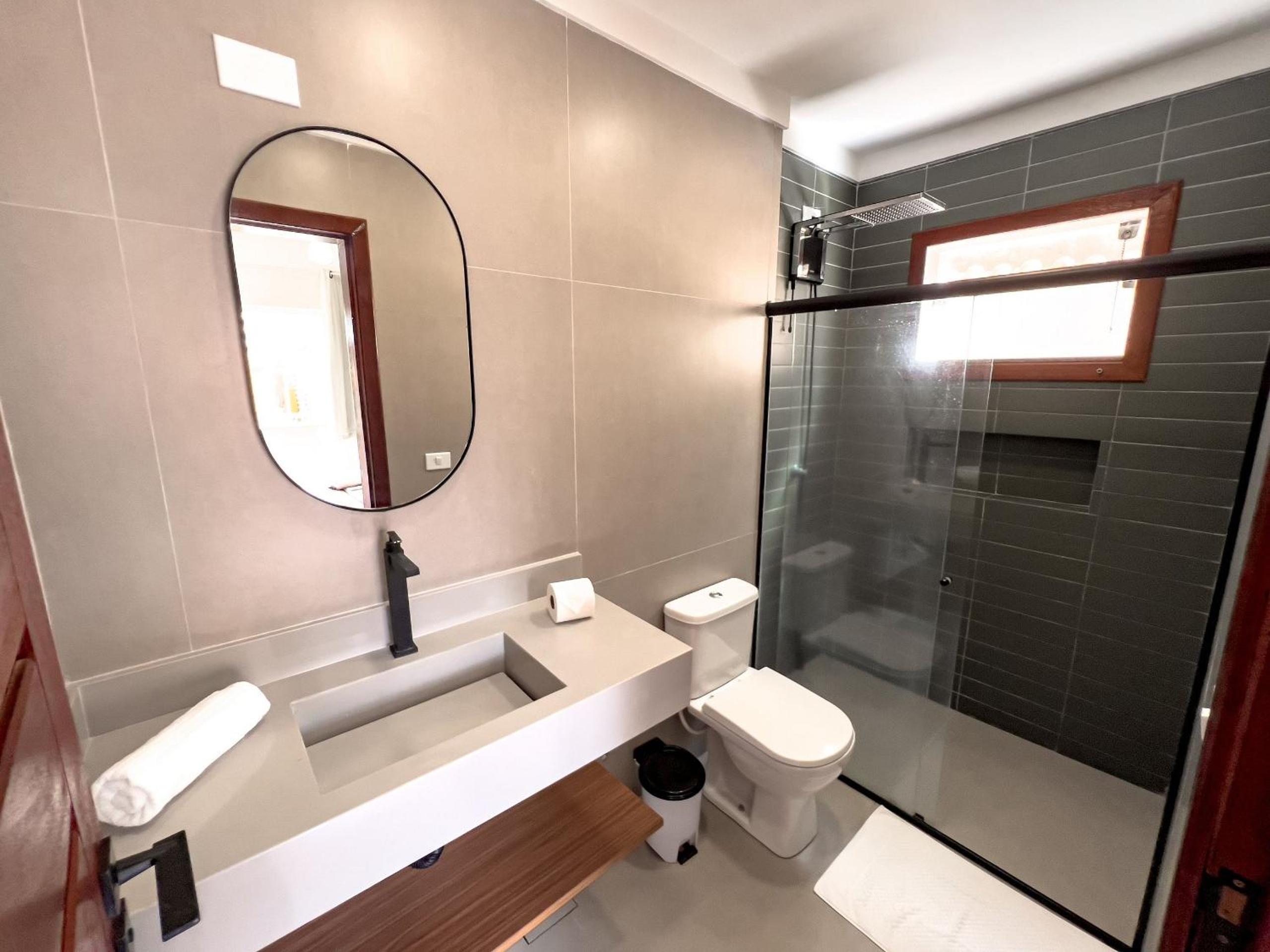 Residencial IL Pevero, condomínio com piscina e área gourmet a uma quadra da Praia de Taperapuã aptos com 2 quartos