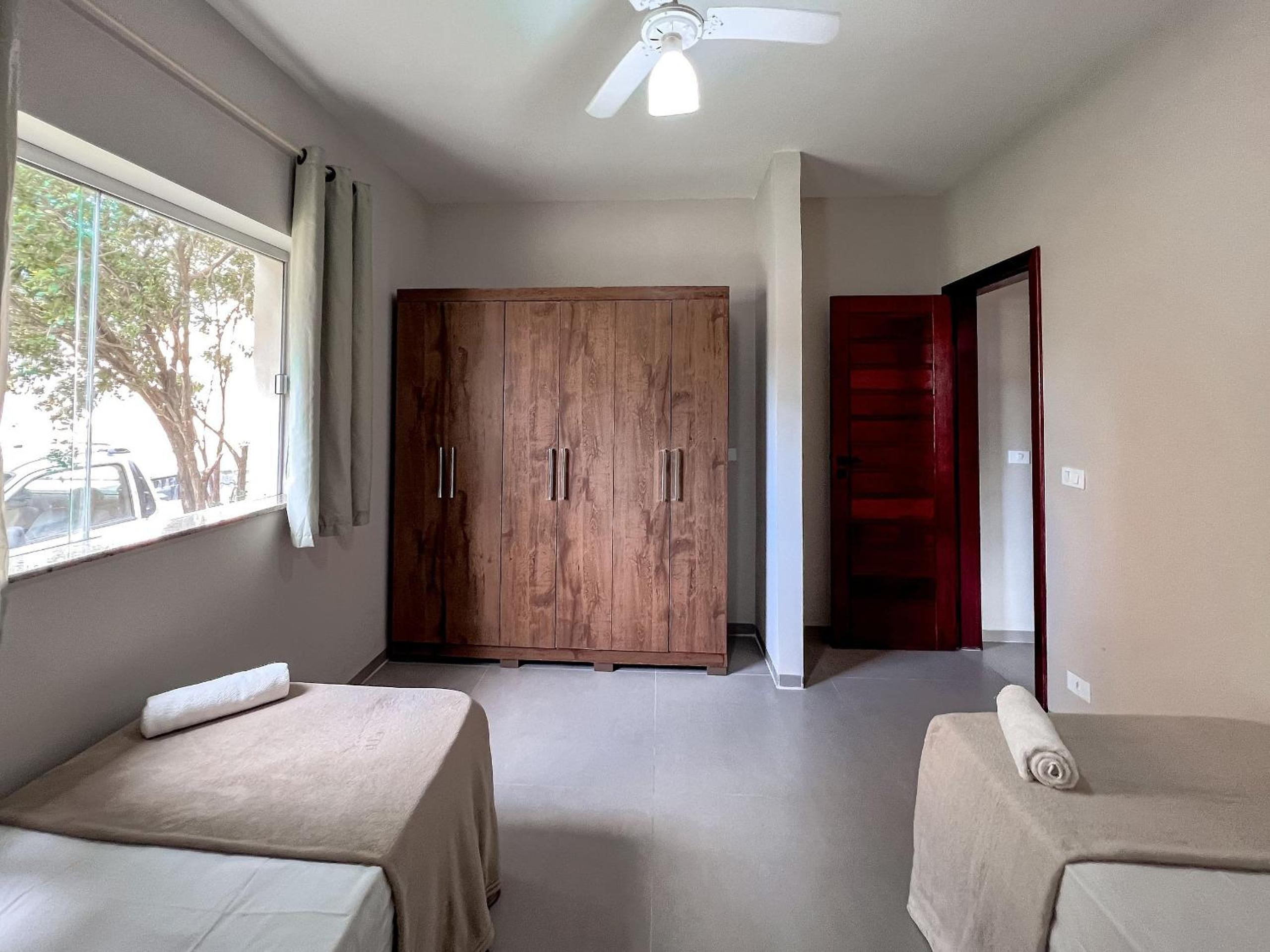 Residencial IL Pevero, condomínio com piscina e área gourmet a uma quadra da Praia de Taperapuã aptos com 2 quartos