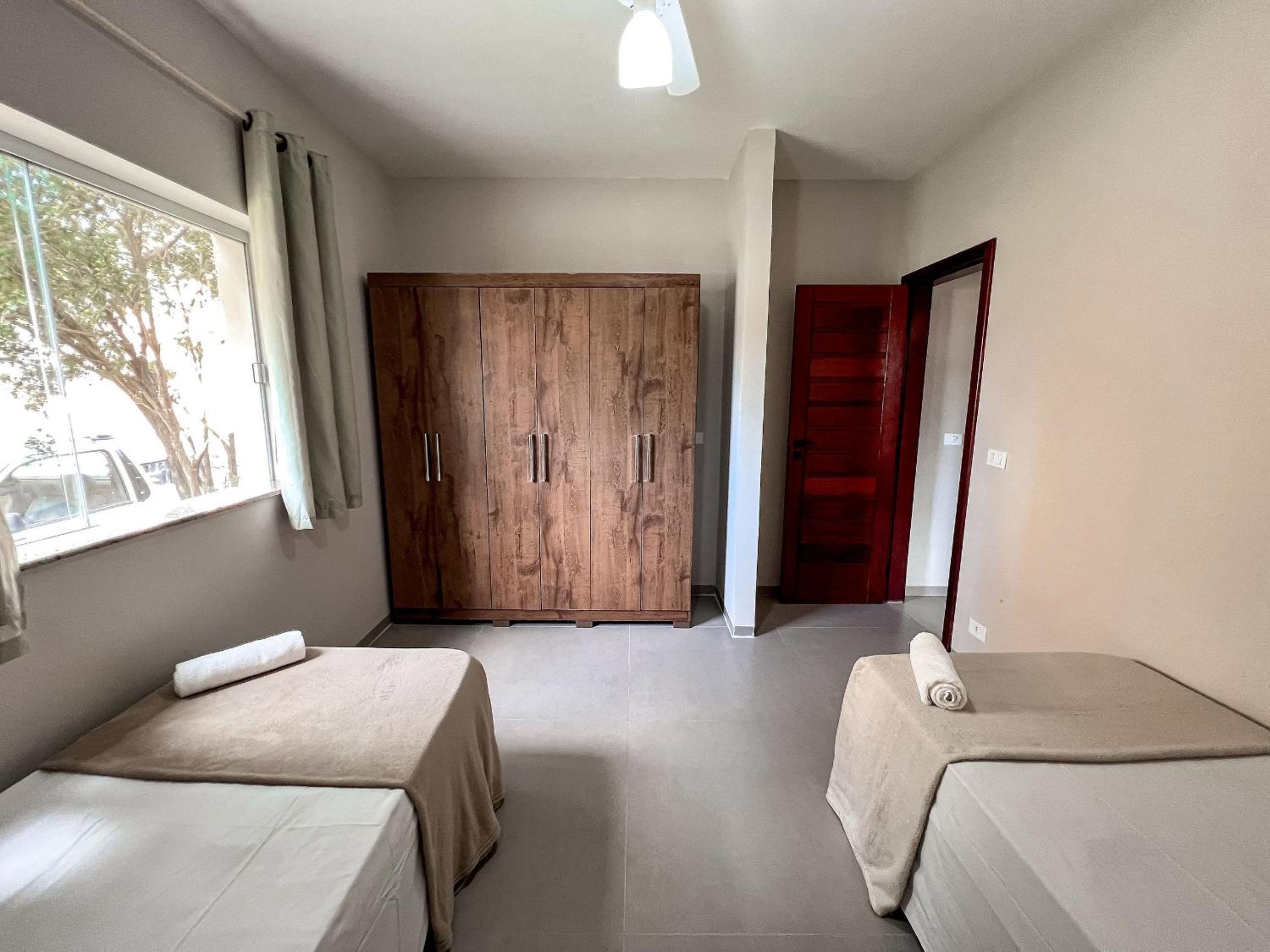 Residencial IL Pevero, condomínio com piscina e área gourmet a uma quadra da Praia de Taperapuã aptos com 2 quartos