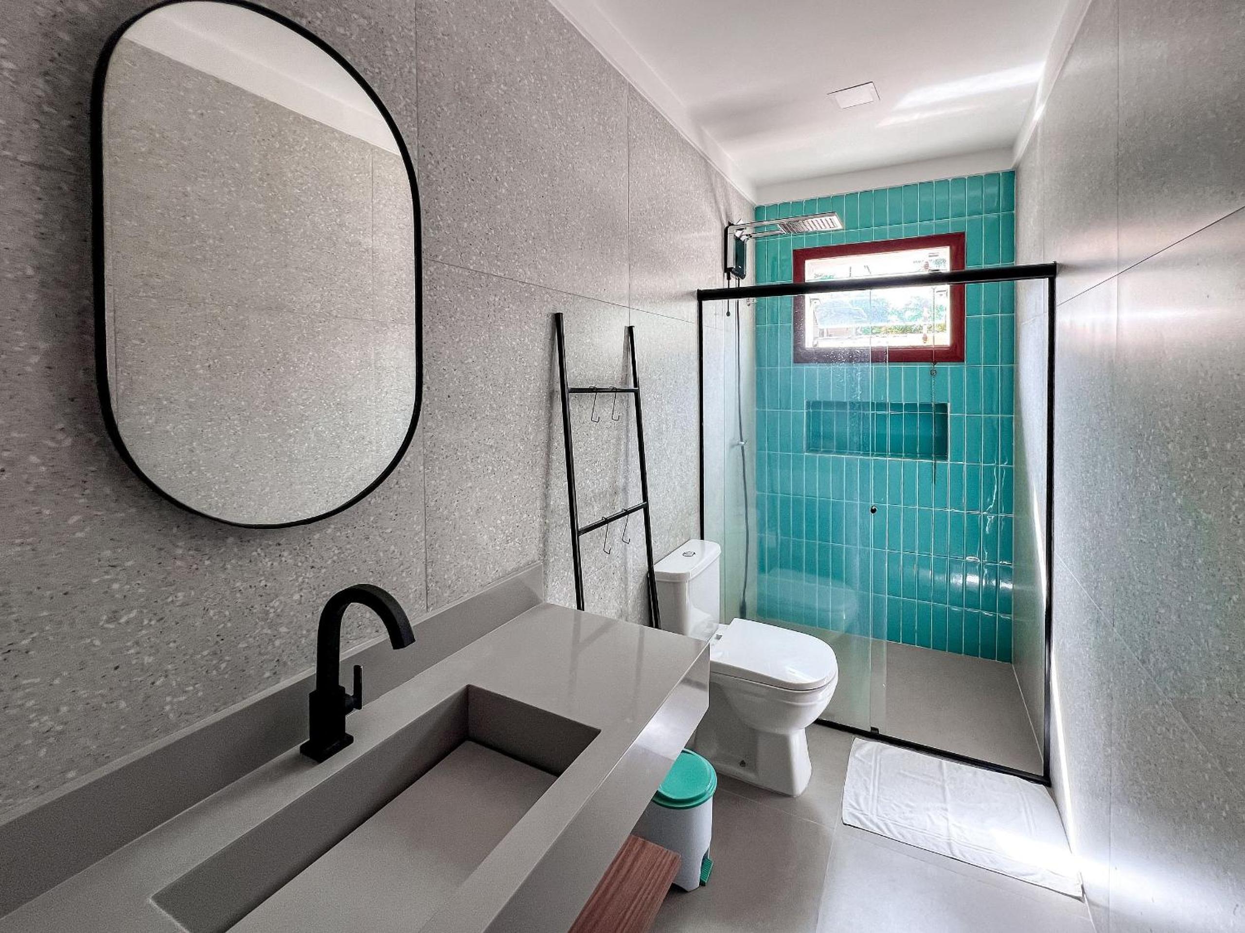 Residencial IL Pevero, condomínio com piscina e área gourmet a uma quadra da Praia de Taperapuã aptos com 2 quartos