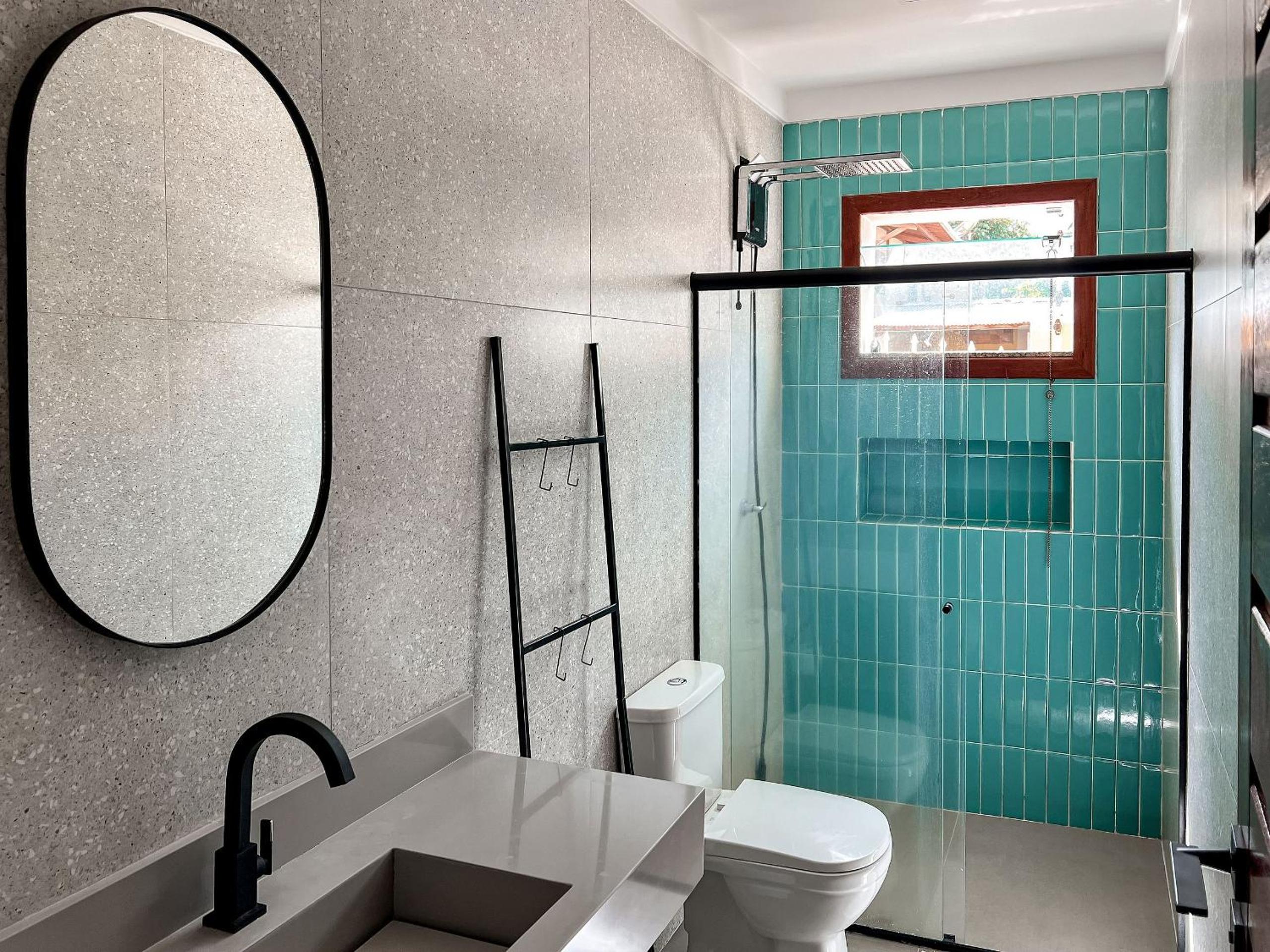 Residencial IL Pevero, condomínio com piscina e área gourmet a uma quadra da Praia de Taperapuã aptos com 2 quartos