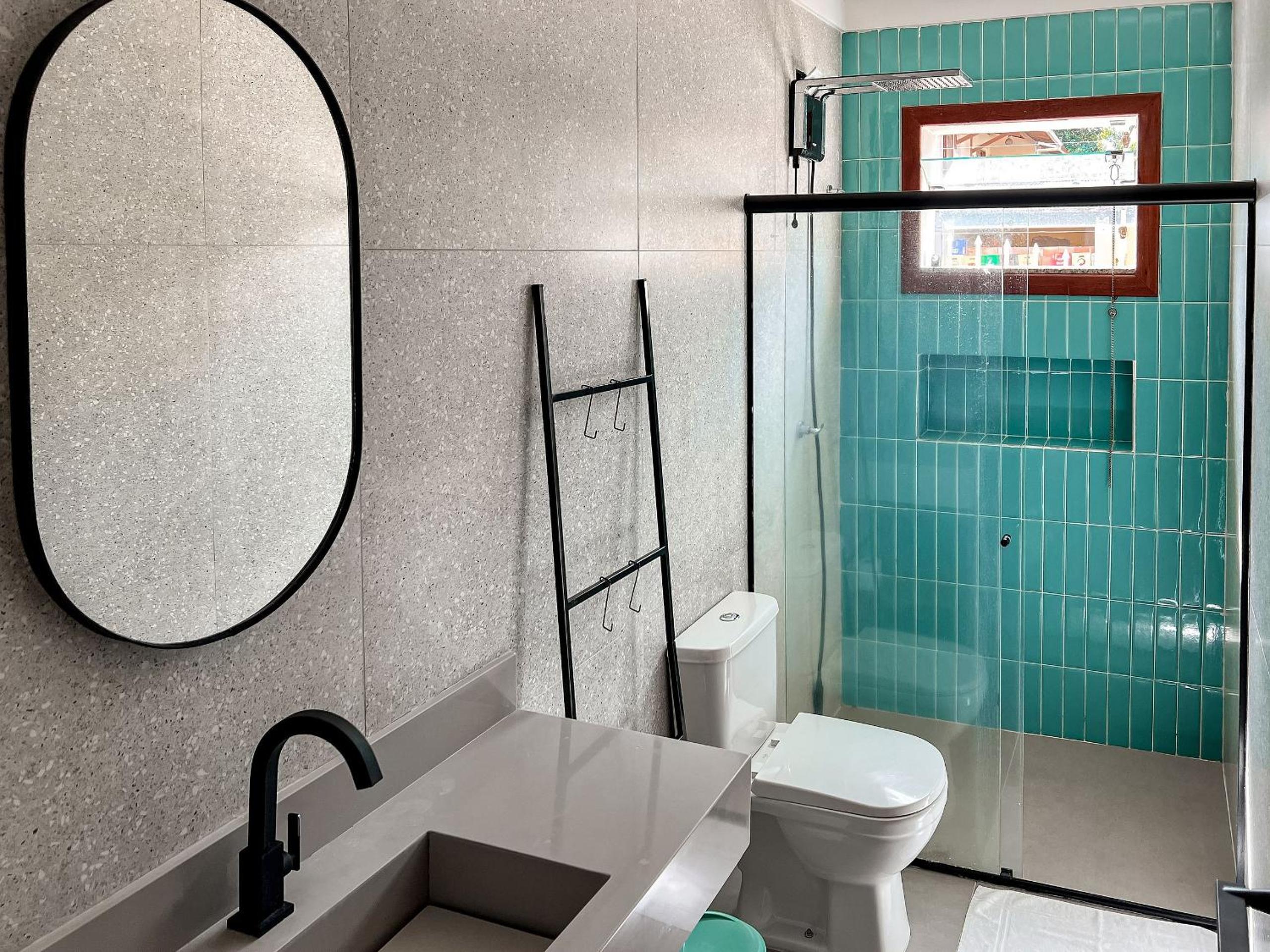 Residencial IL Pevero, condomínio com piscina e área gourmet a uma quadra da Praia de Taperapuã aptos com 2 quartos