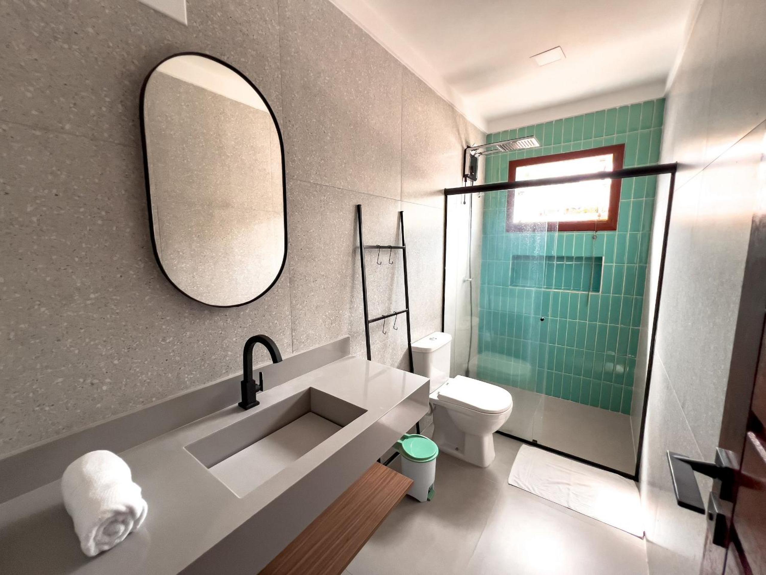 Residencial IL Pevero, condomínio com piscina e área gourmet a uma quadra da Praia de Taperapuã aptos com 2 quartos