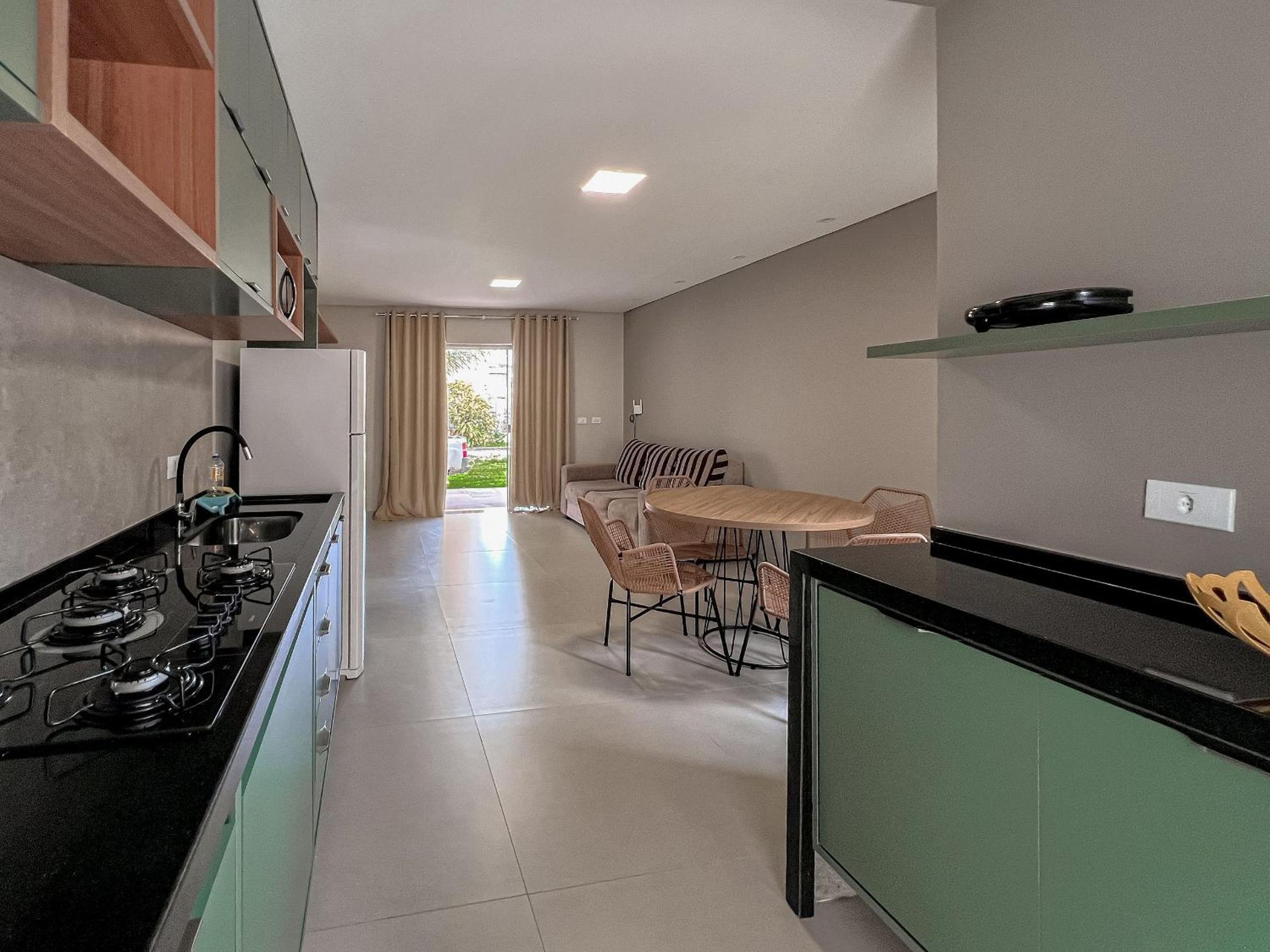 Residencial IL Pevero, condomínio com piscina e área gourmet a uma quadra da Praia de Taperapuã aptos com 2 quartos