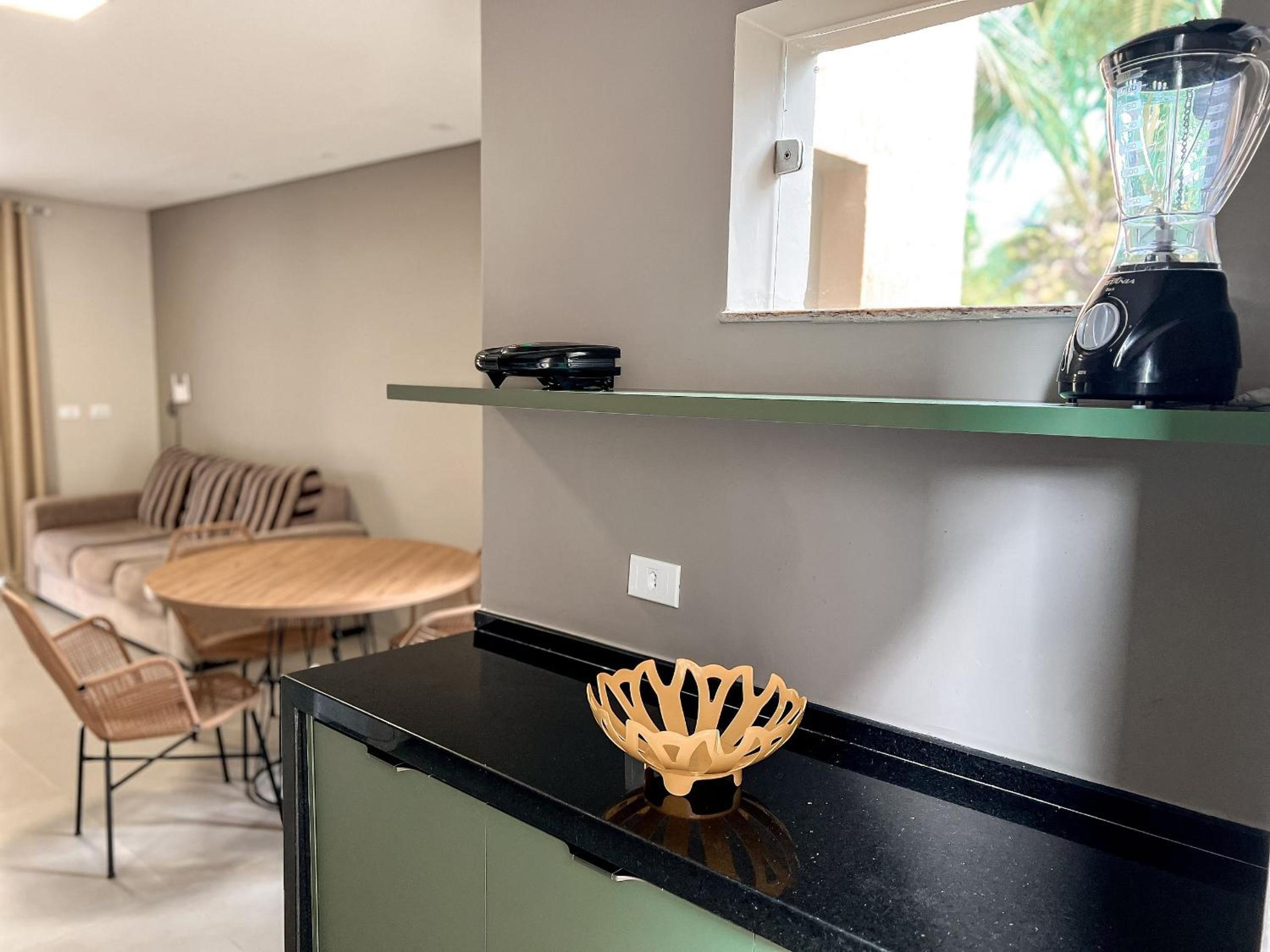 Residencial IL Pevero, condomínio com piscina e área gourmet a uma quadra da Praia de Taperapuã aptos com 2 quartos