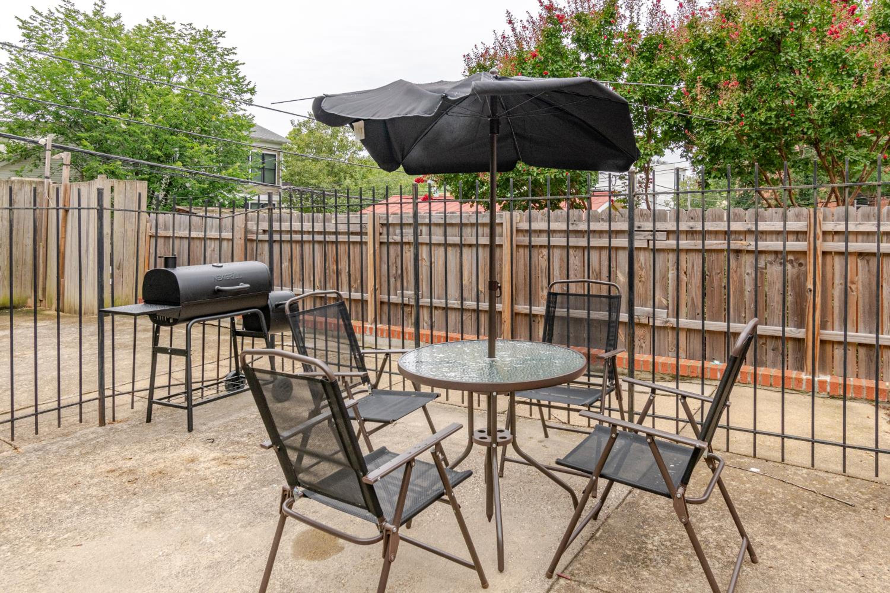 Stylish 5BR DC Retreat Backyard Free Parking view 2