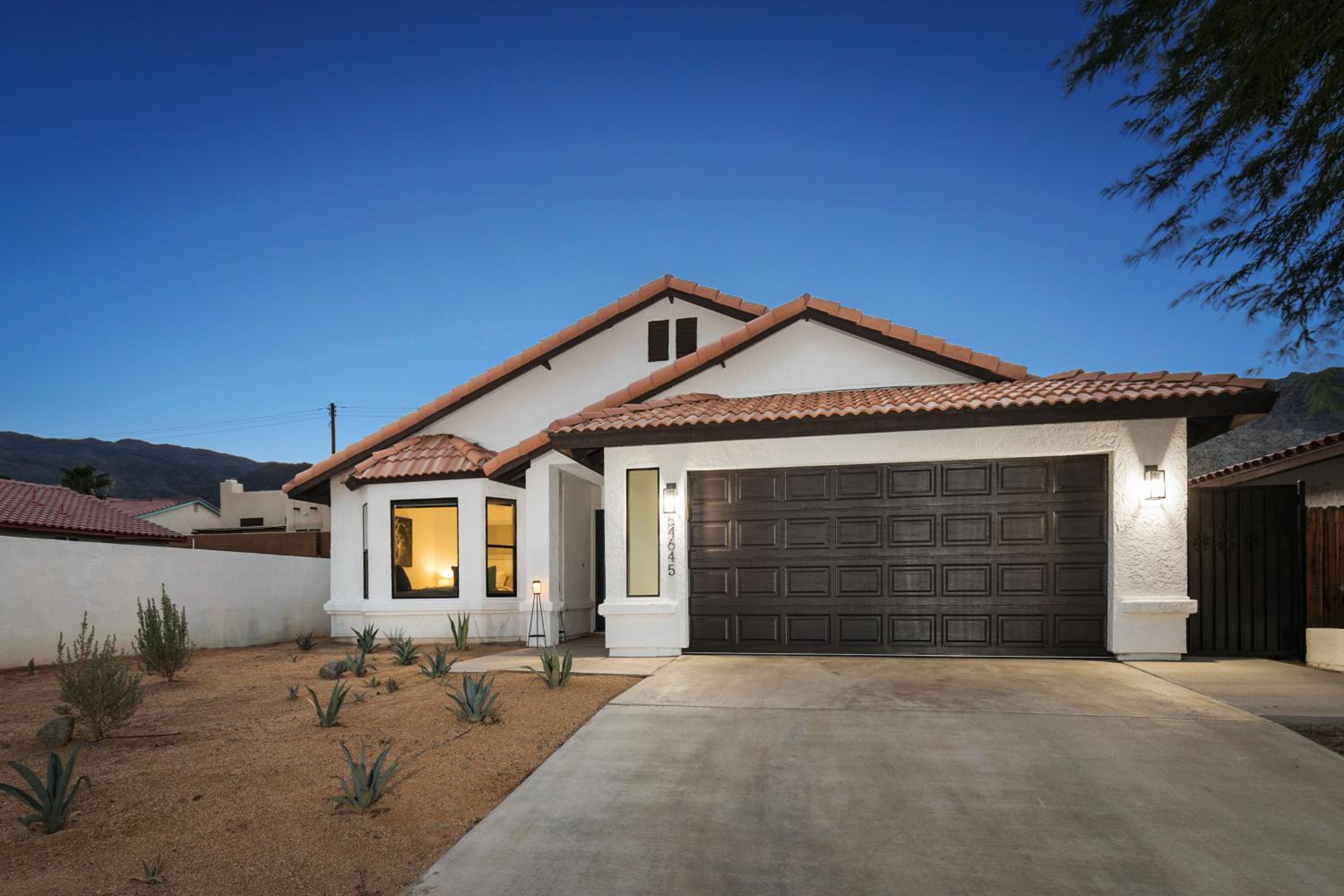 Hotel La Quinta Cove Retreat! Just miles away from Coachella & Stagecoach - Image 1