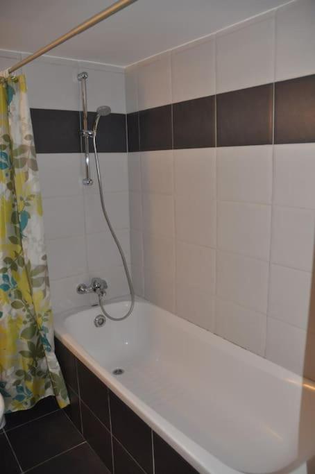 Niove Budget One-Bedroom Apartment