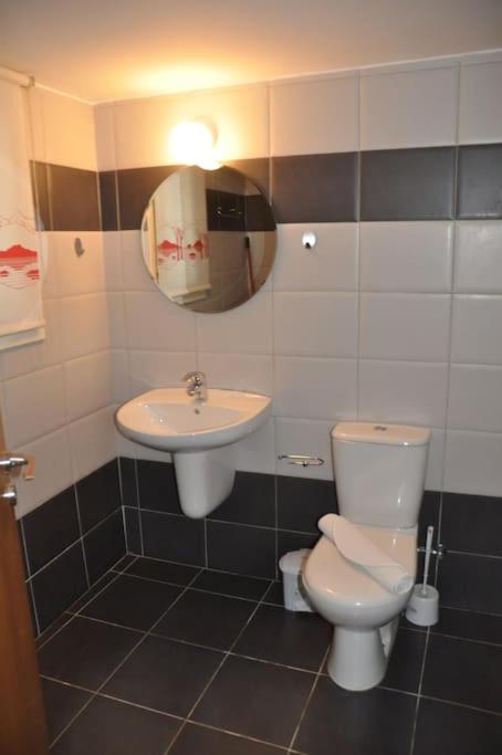 Niove Budget One-Bedroom Apartment