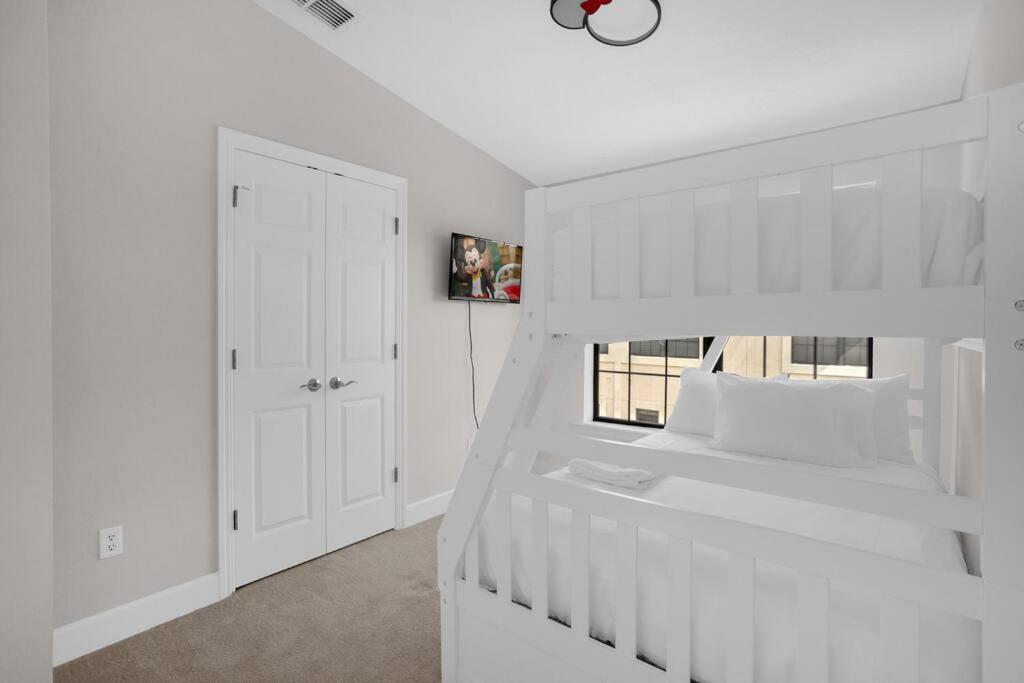 4BR 1 Mile to Disney World with Pool and Spa