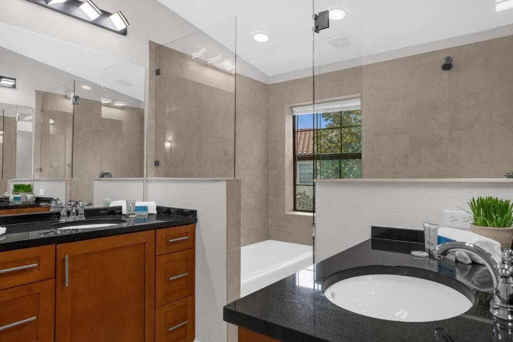 4BR 1 Mile to Disney World with Pool and Spa