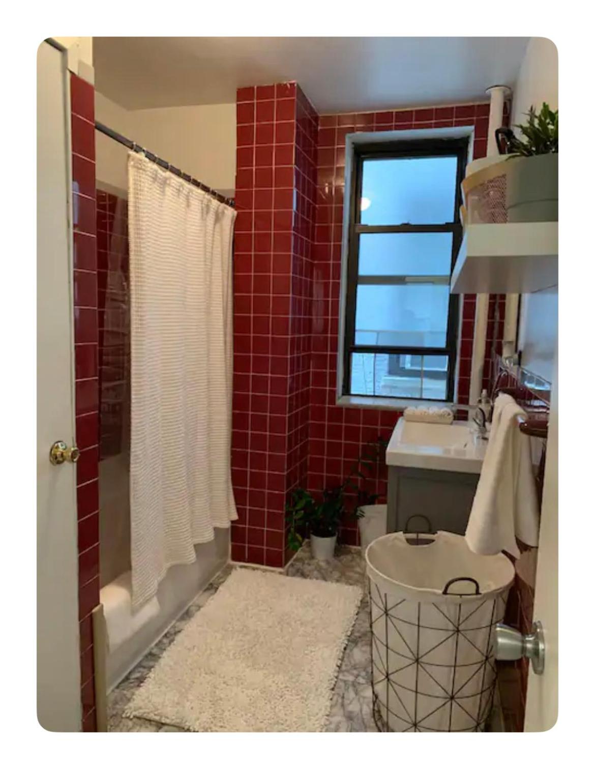 Beautiful 2BR - heart of Manhattan