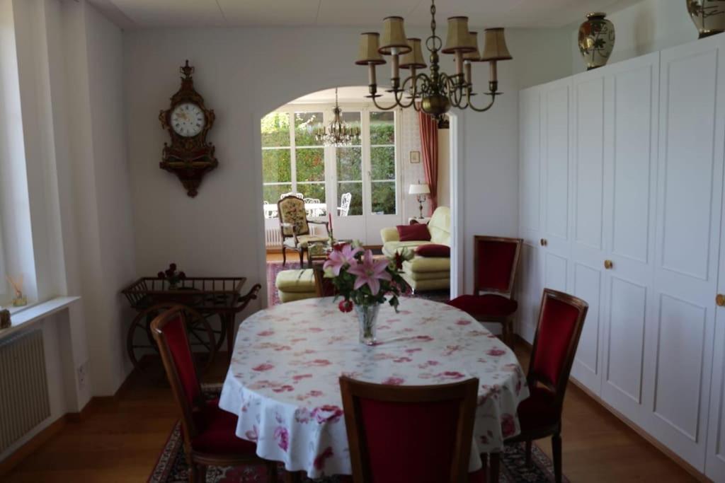 Wunderschöne Villa mit Privatstrand