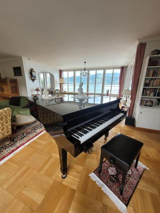Wunderschöne Villa mit Privatstrand