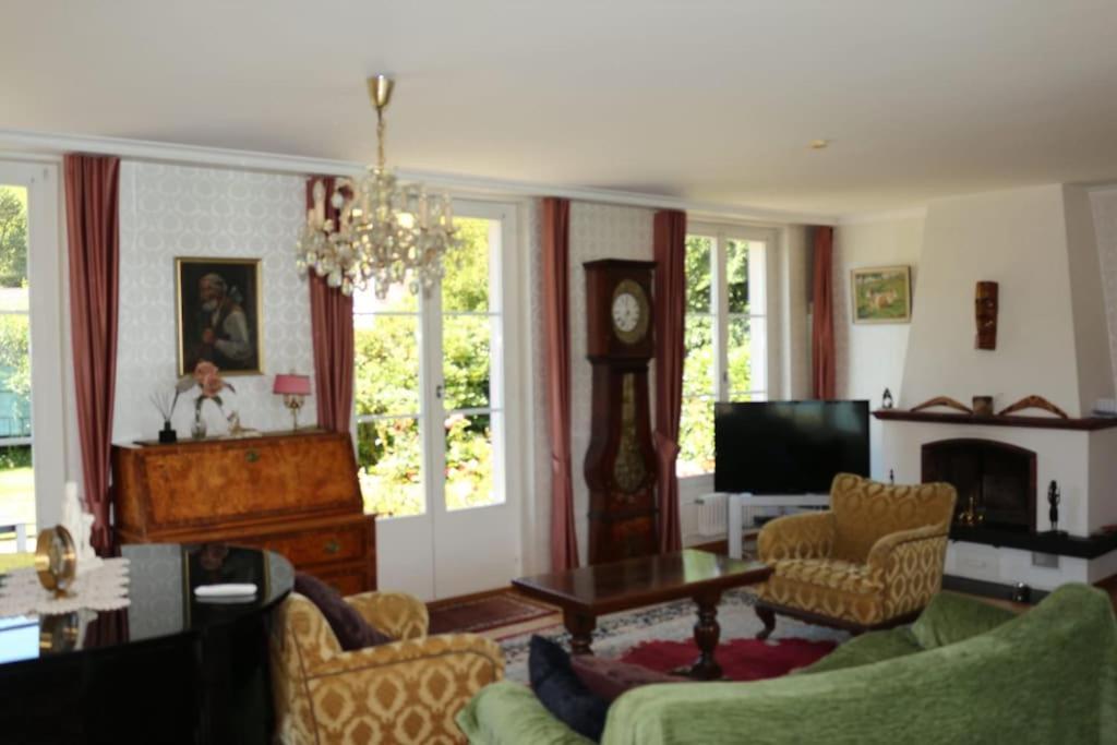 Wunderschöne Villa mit Privatstrand