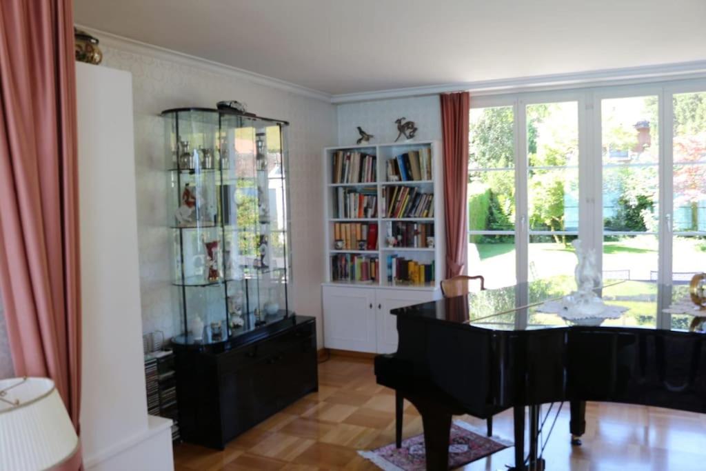 Wunderschöne Villa mit Privatstrand
