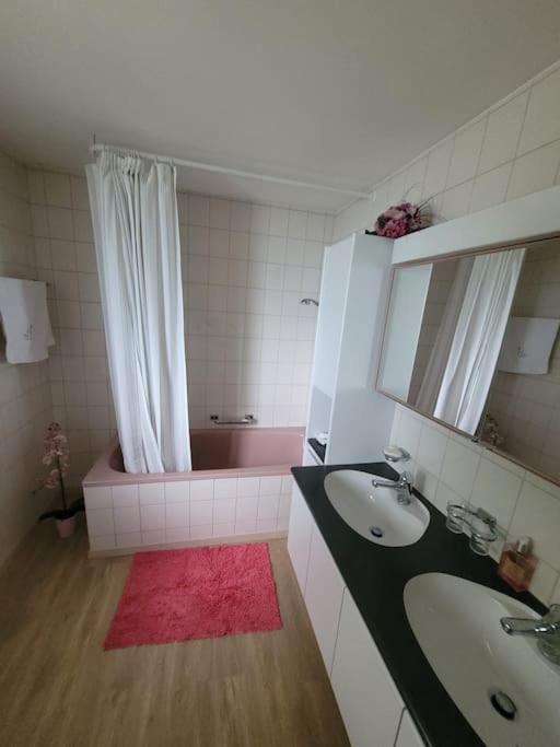 Wunderschöne Villa mit Privatstrand