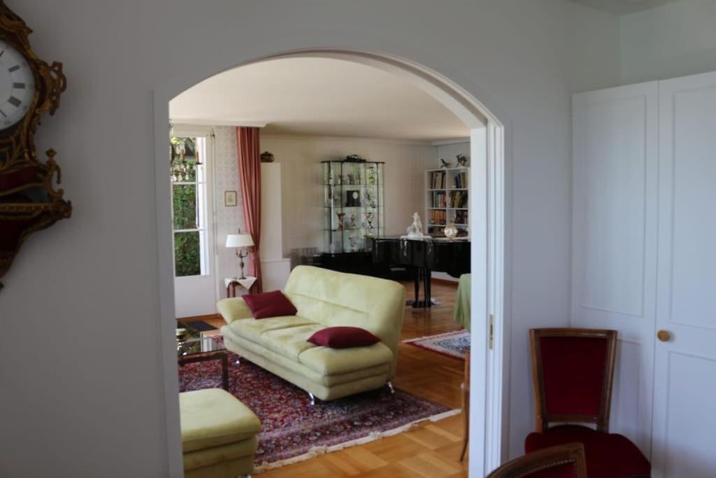 Wunderschöne Villa mit Privatstrand