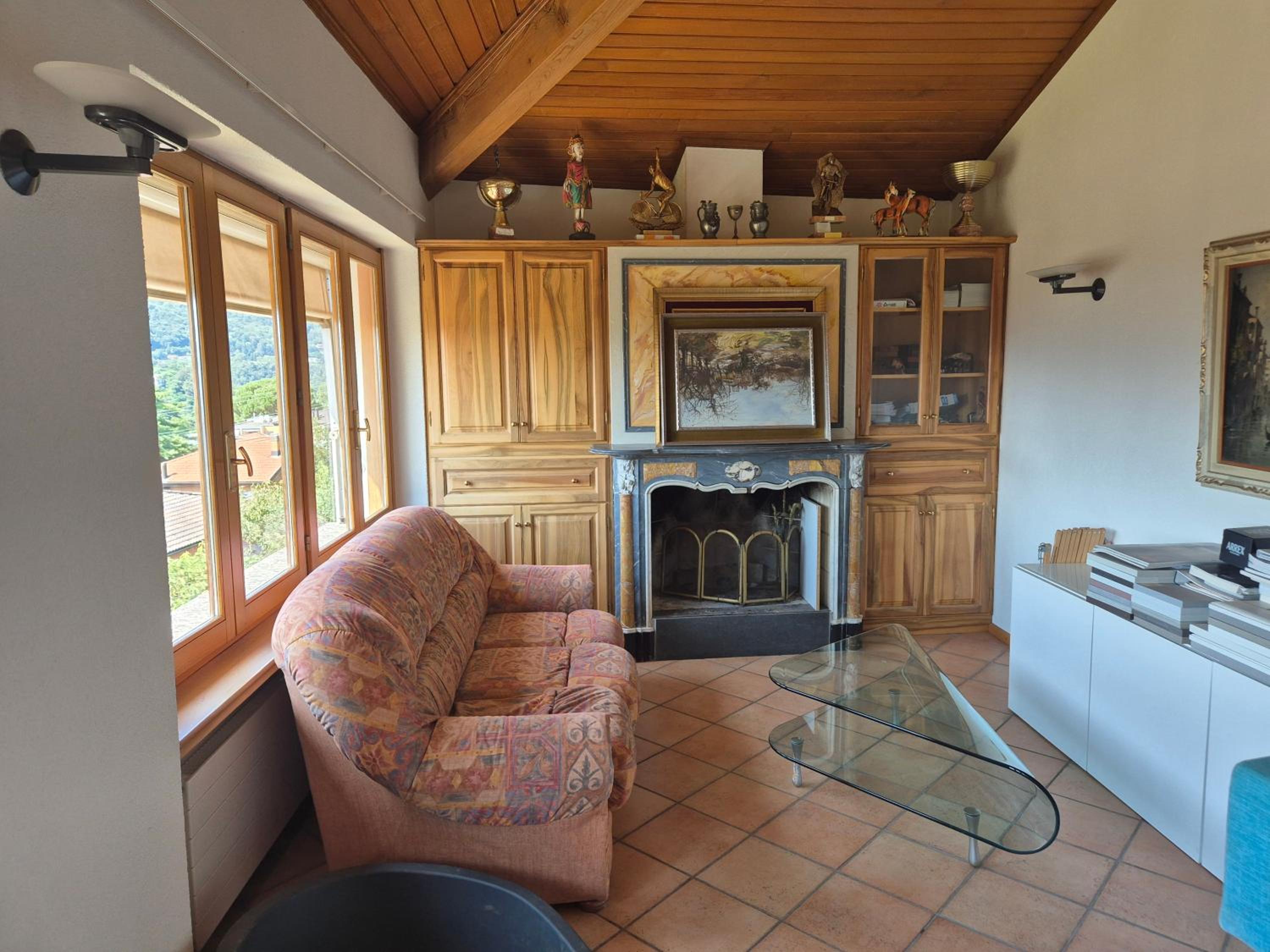 Executive Lake View with Private Garden