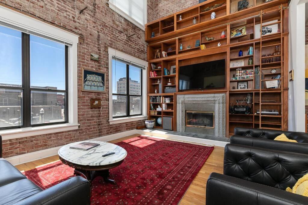 Springfield Vacations - The Antler Loft - Property Image 1