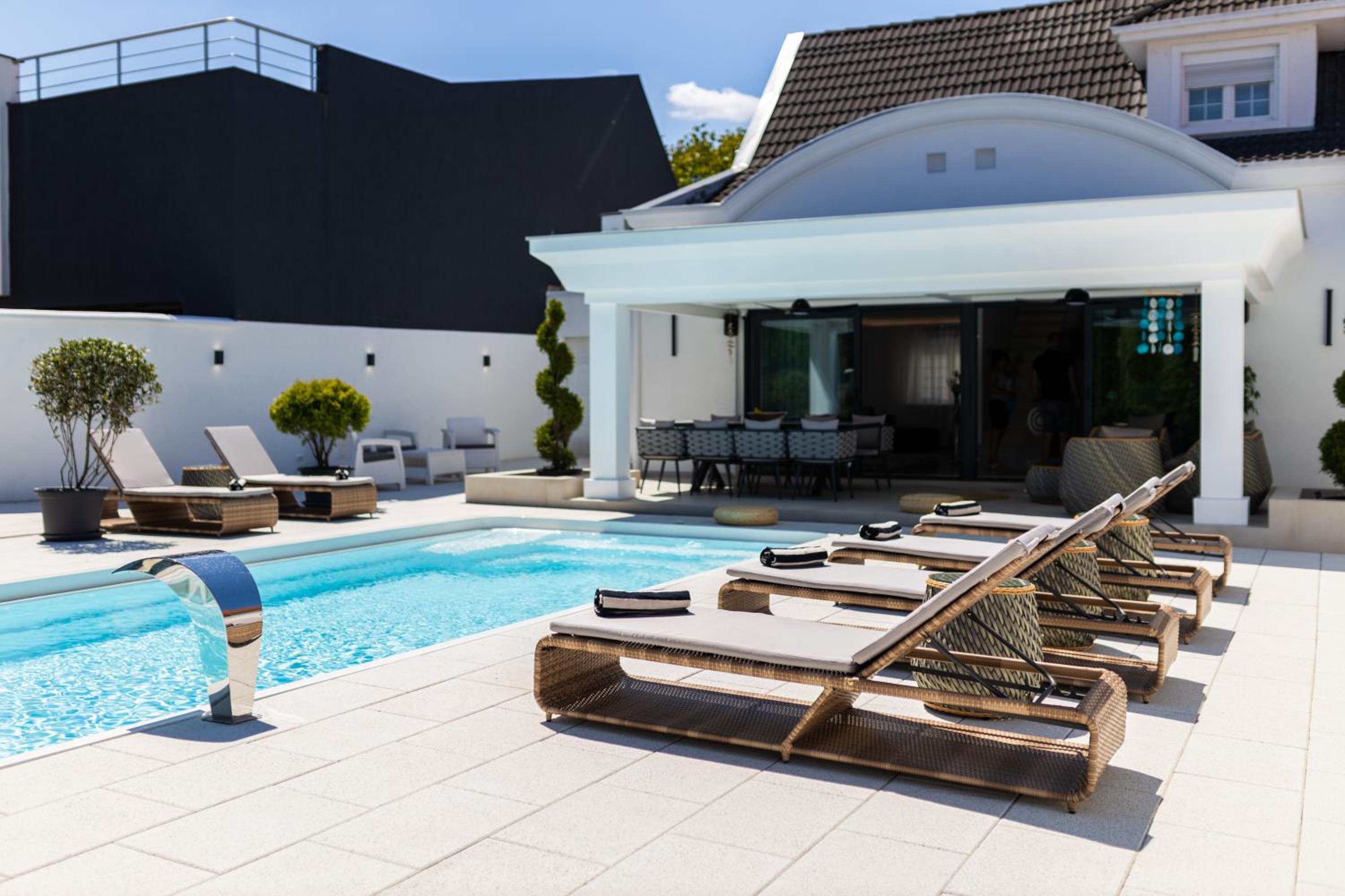 Villa Ring Pool & Padel Belgrade view 5