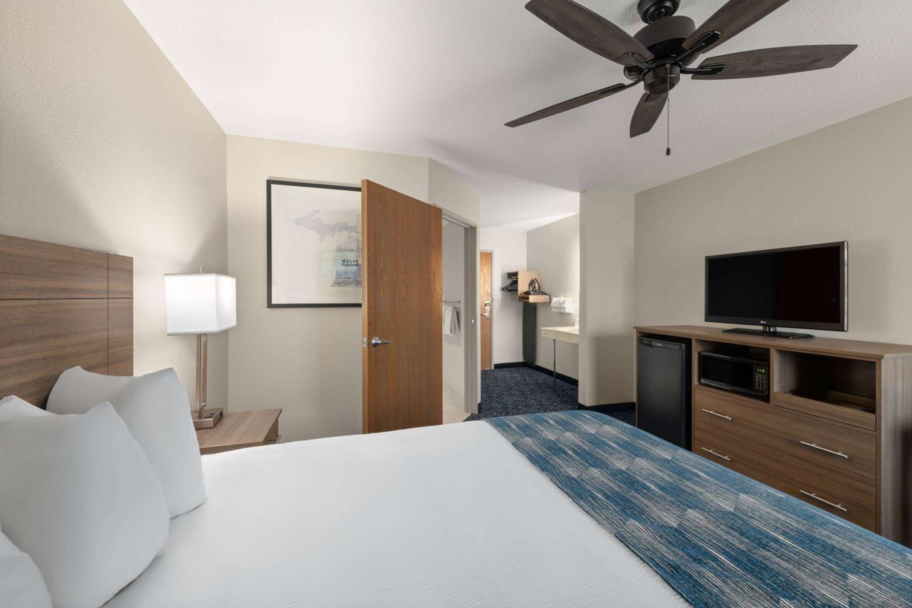 Mount Pleasant Vacations - Baymont by Wyndham Mt. Pleasant - Property Image 10