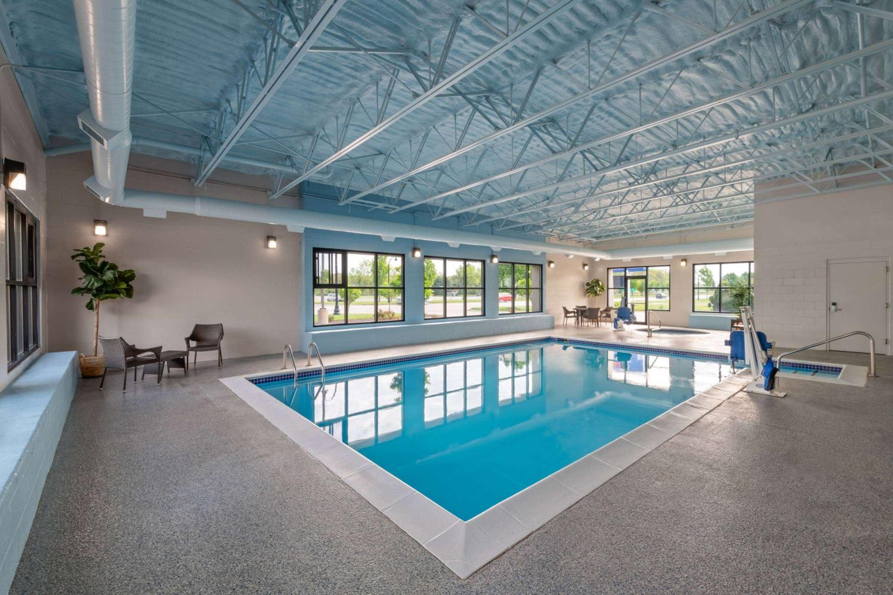 Mount Pleasant Vacations - Baymont by Wyndham Mt. Pleasant - Property Image 3
