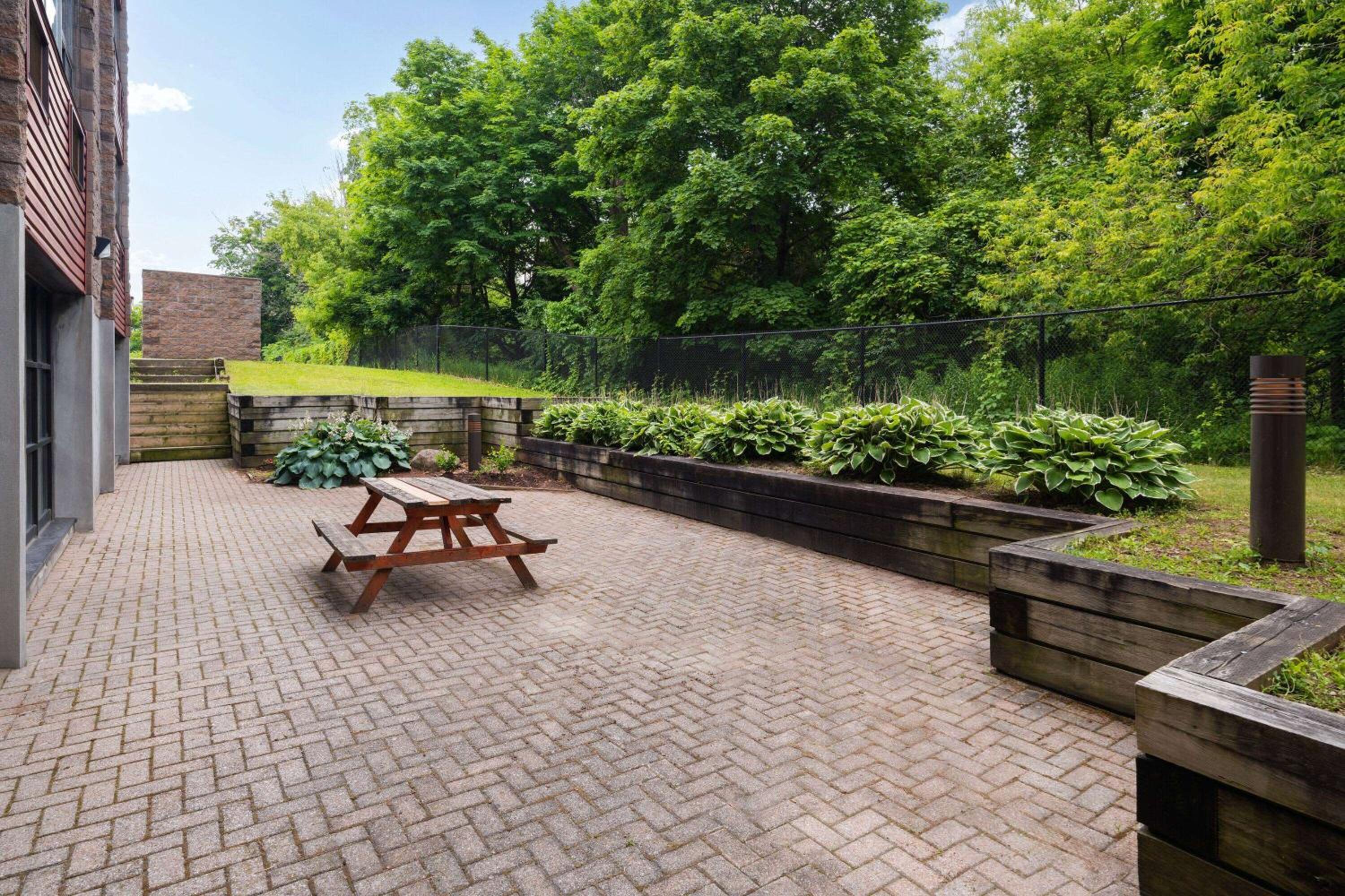 Barrie Vacations - Travelodge by Wyndham Barrie - Property Image 34