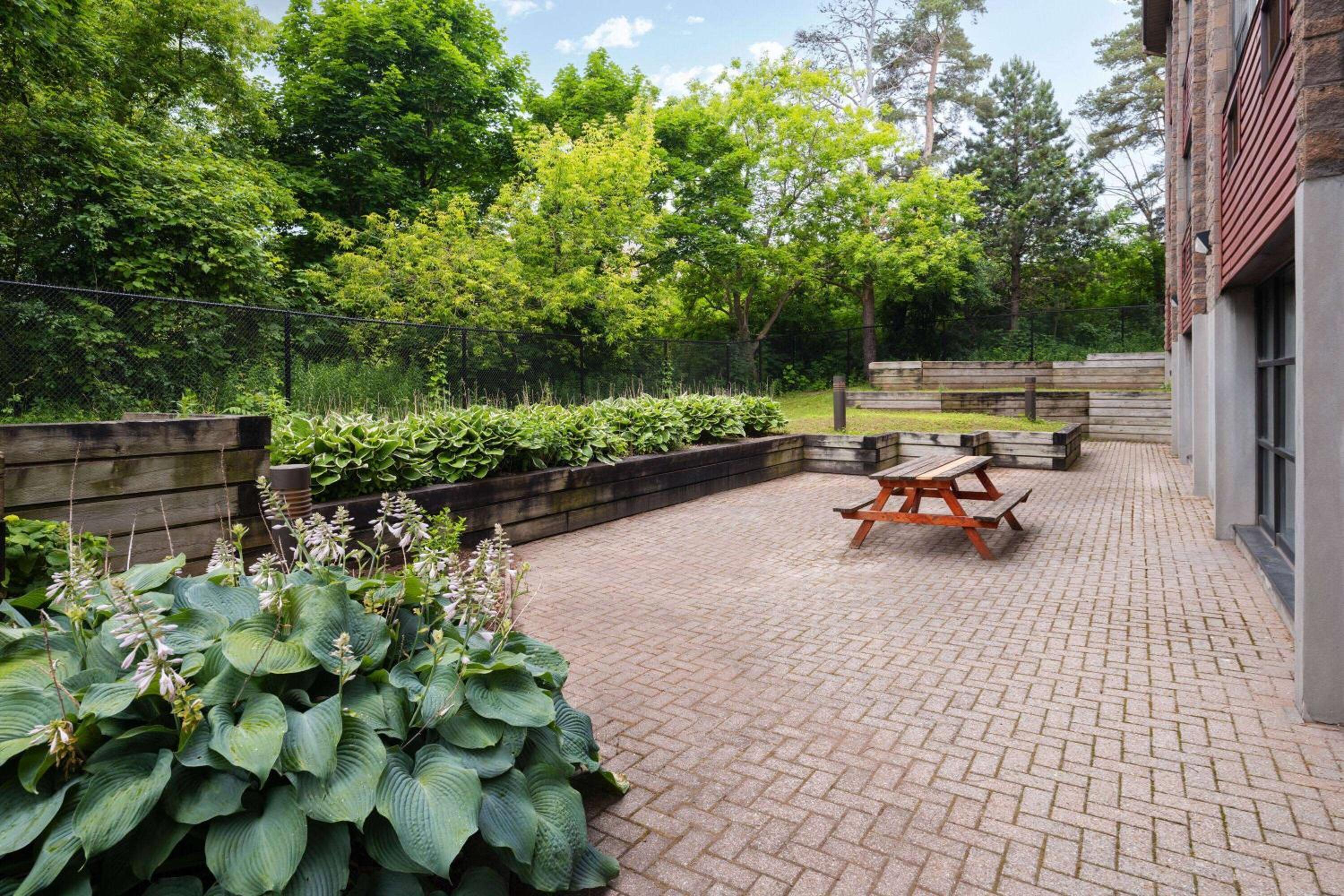 Barrie Vacations - Travelodge by Wyndham Barrie - Property Image 32