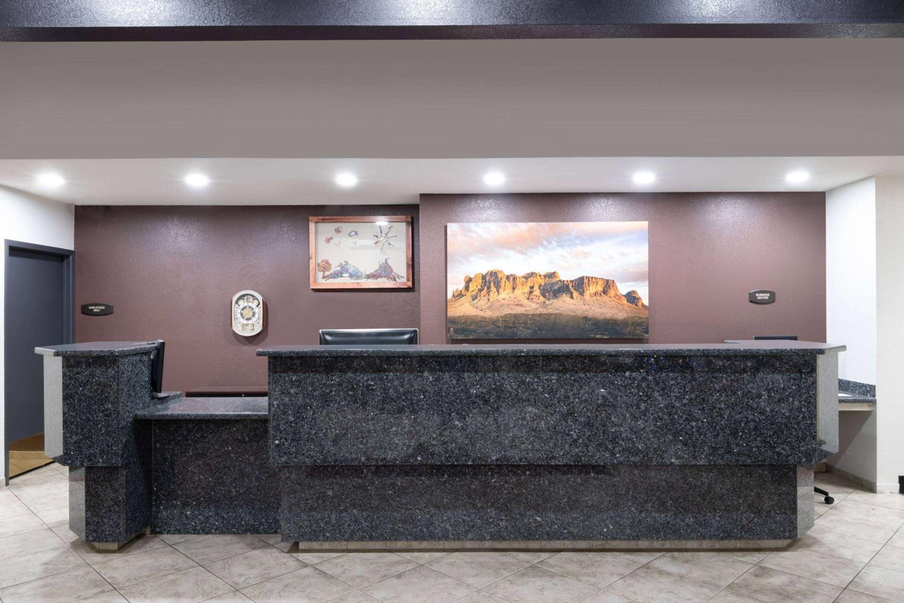 Travelodge by Wyndham Globe AZ view 3