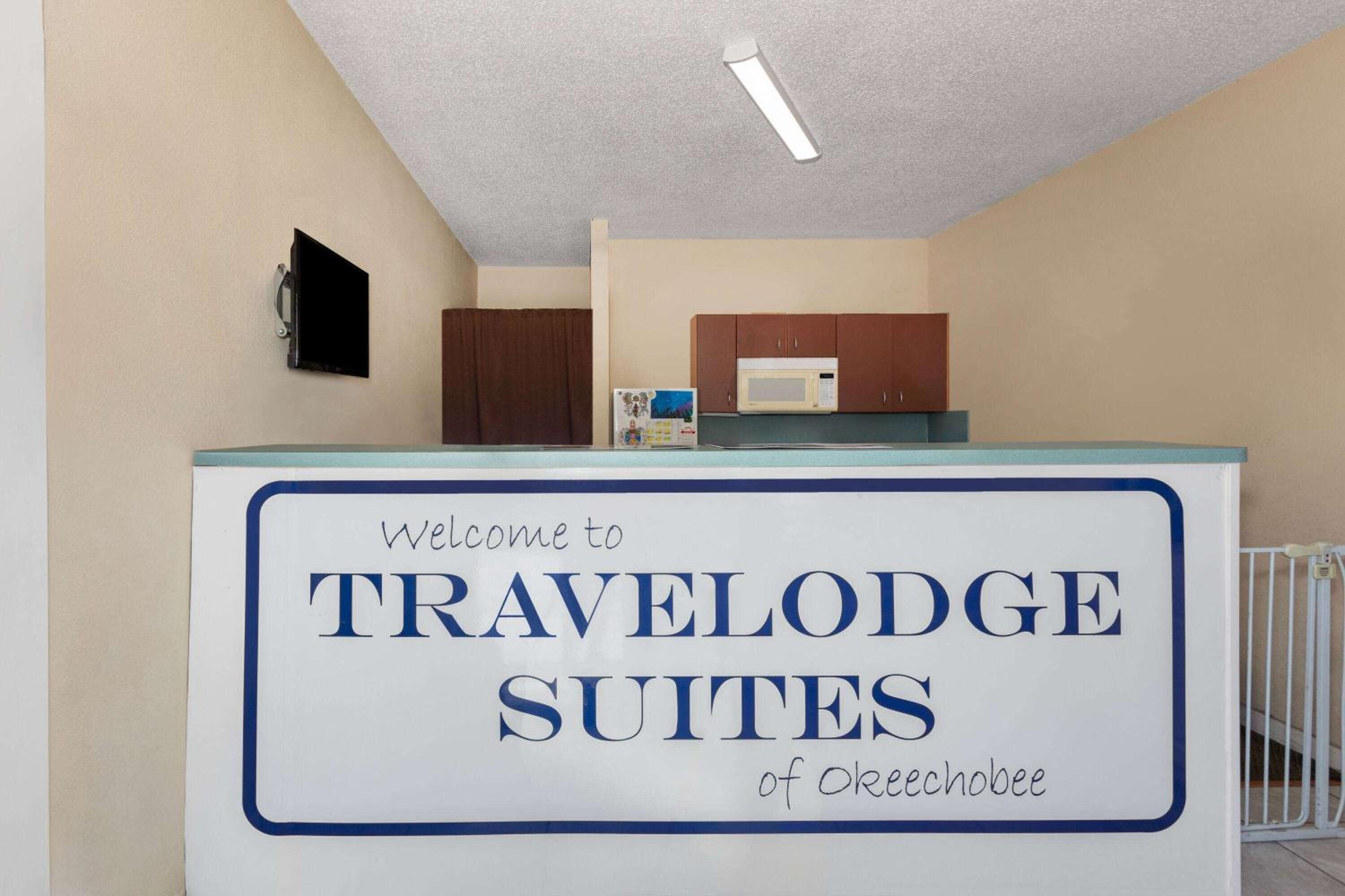 Okeechobee Vacations - Travelodge Suites by Wyndham Lake Okeechobee - Property Image 3