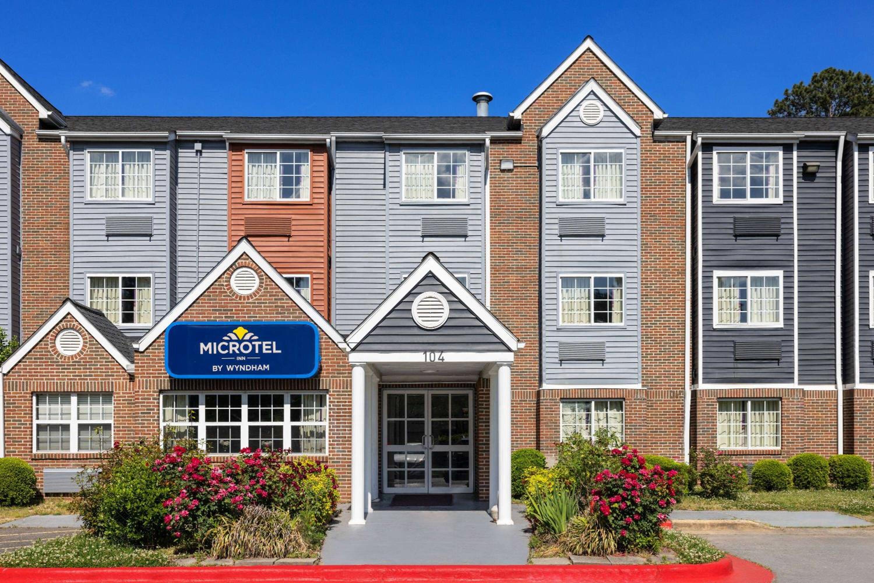 Hotel Microtel Inn by Wyndham Raleigh-Durham Airport - Image 1