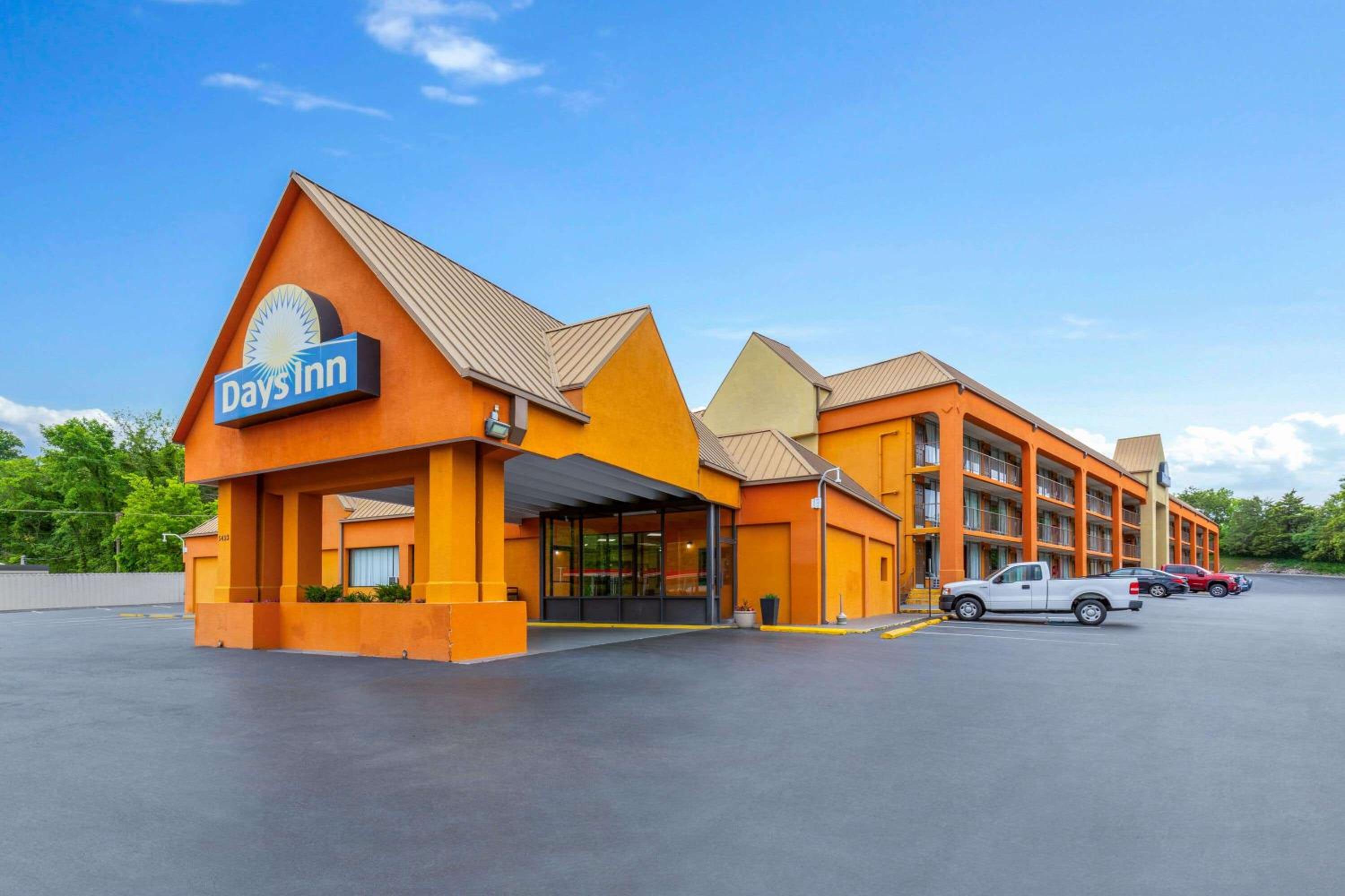 Days Inn by Wyndham Knoxville East view 2