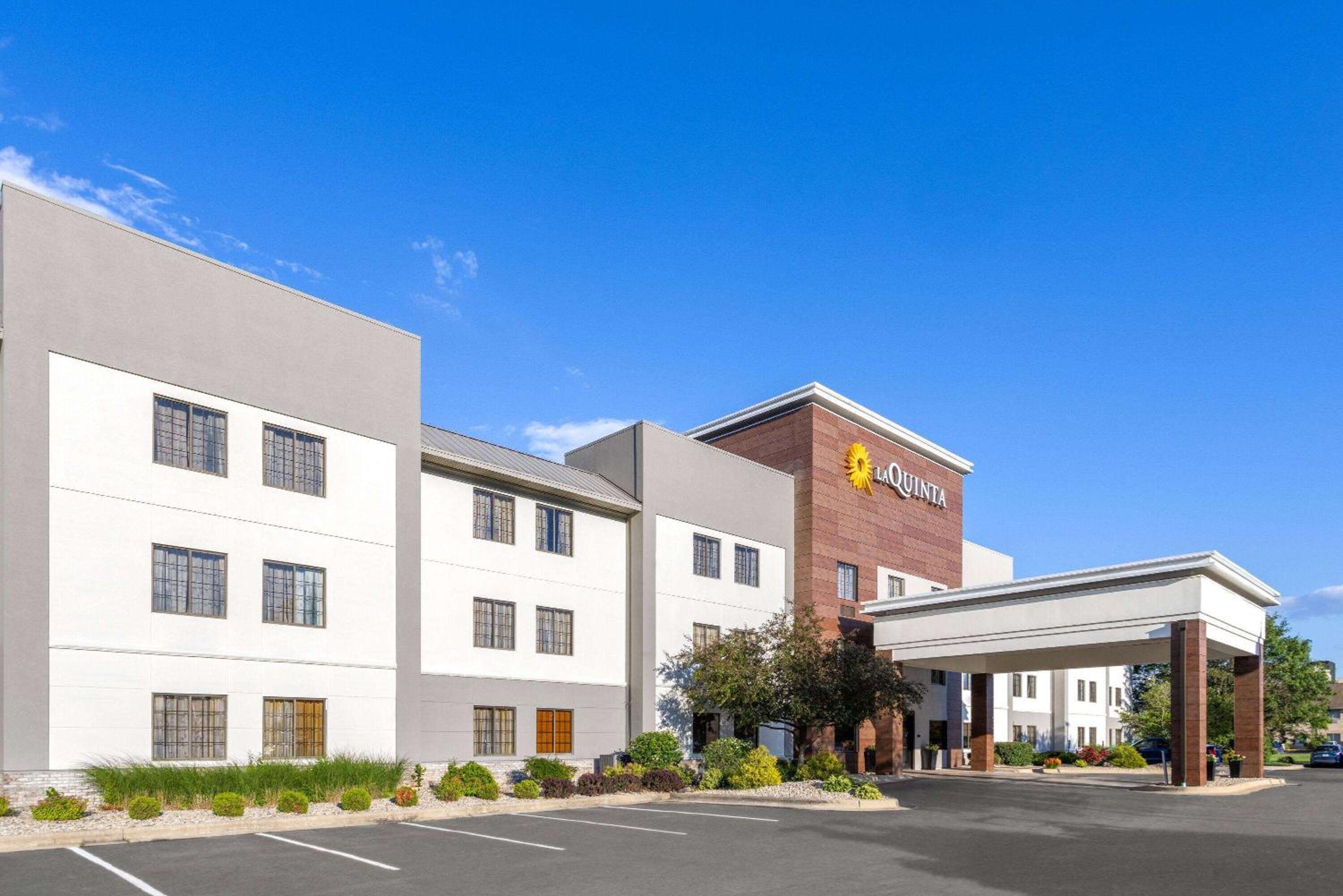 Kokomo Vacations - La Quinta by Wyndham Kokomo - Property Image 1