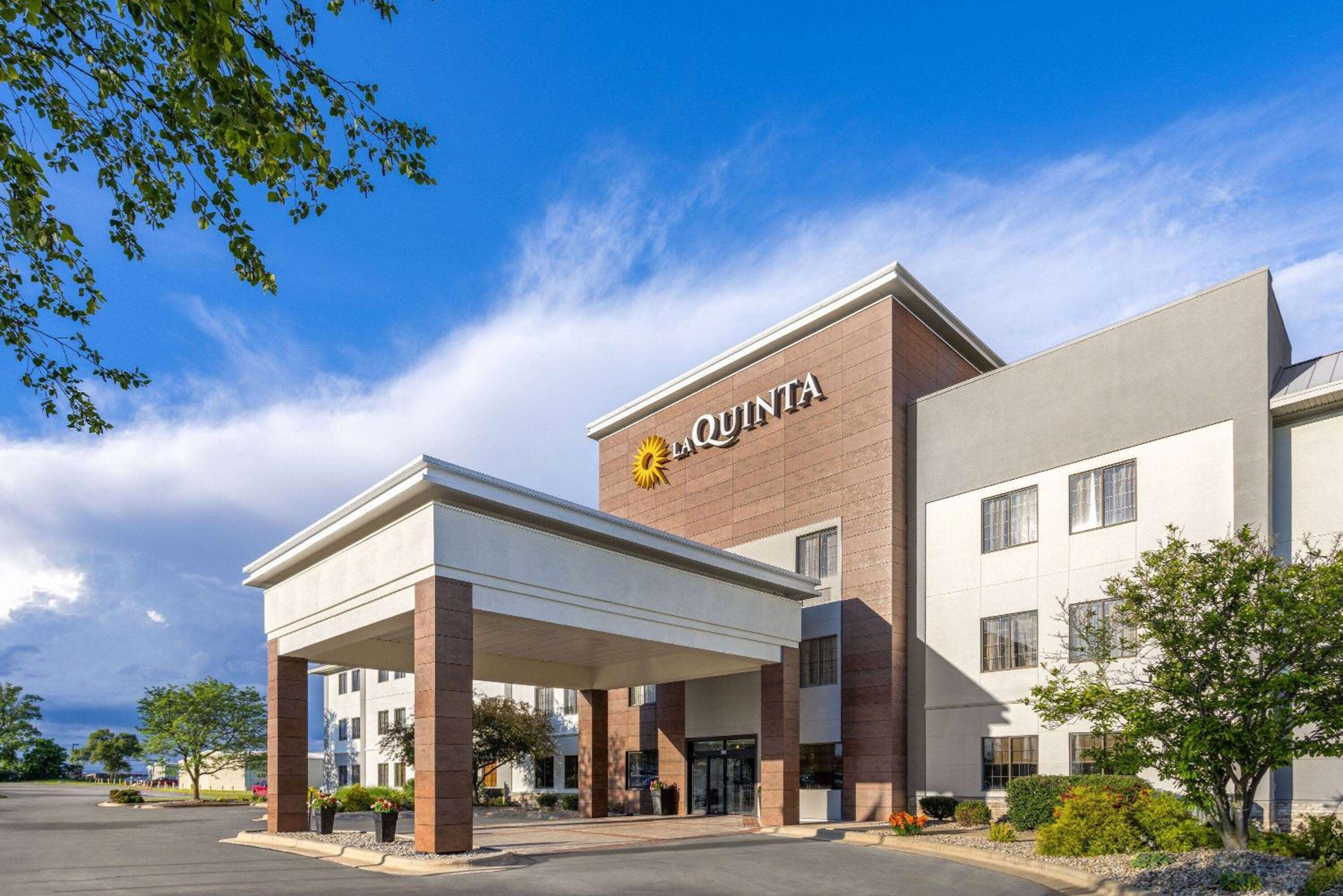 La Quinta by Wyndham Kokomo view 2