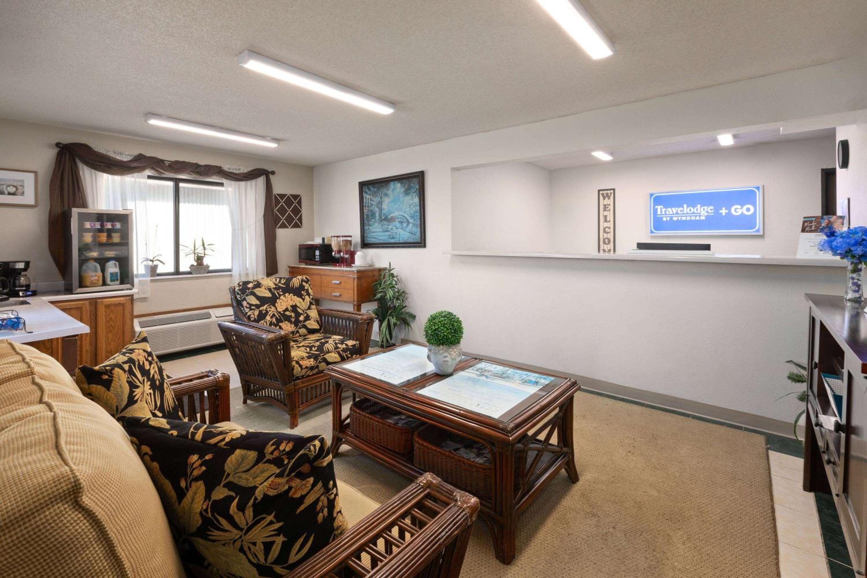 Travelodge by Wyndham Redwood Falls
