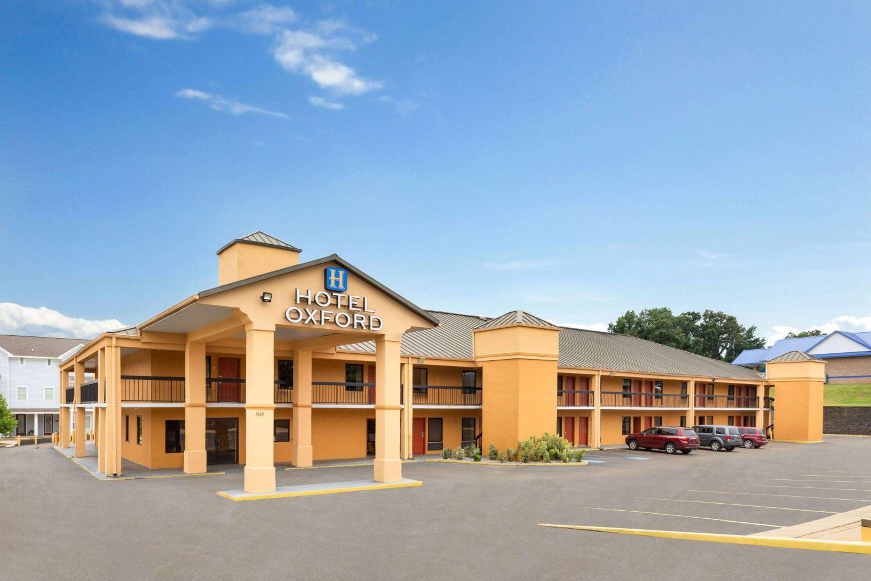 Batesville Vacations - Hotel Oxford, a Travelodge by Wyndham - Property Image 1
